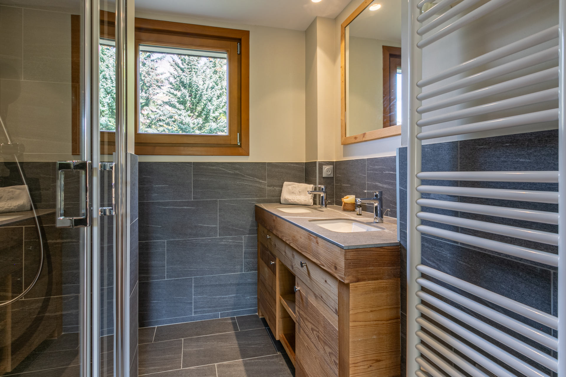 _lv_images__lot_0002340285_08_1457926