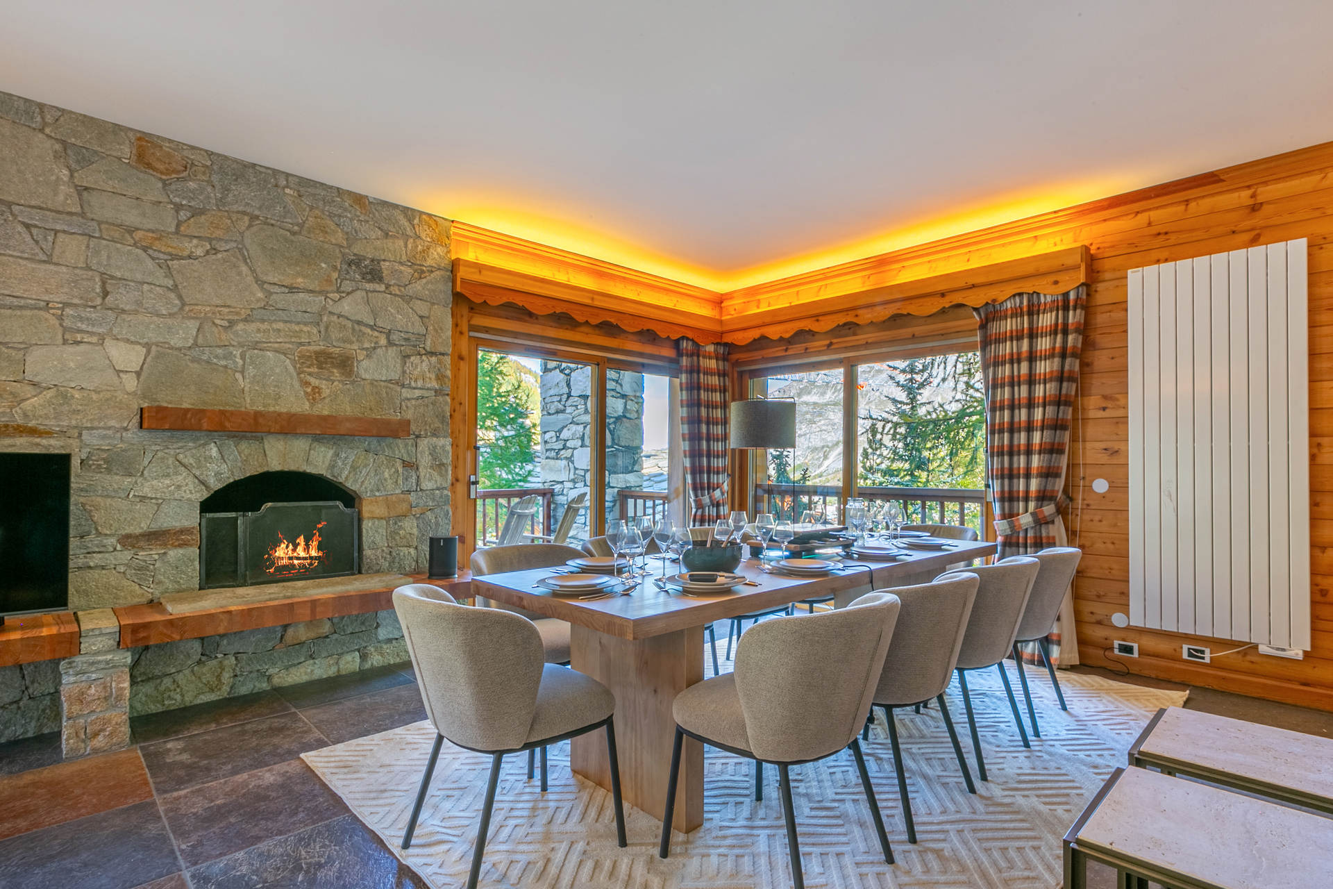 _lv_images__lot_0002340286_03_1456514