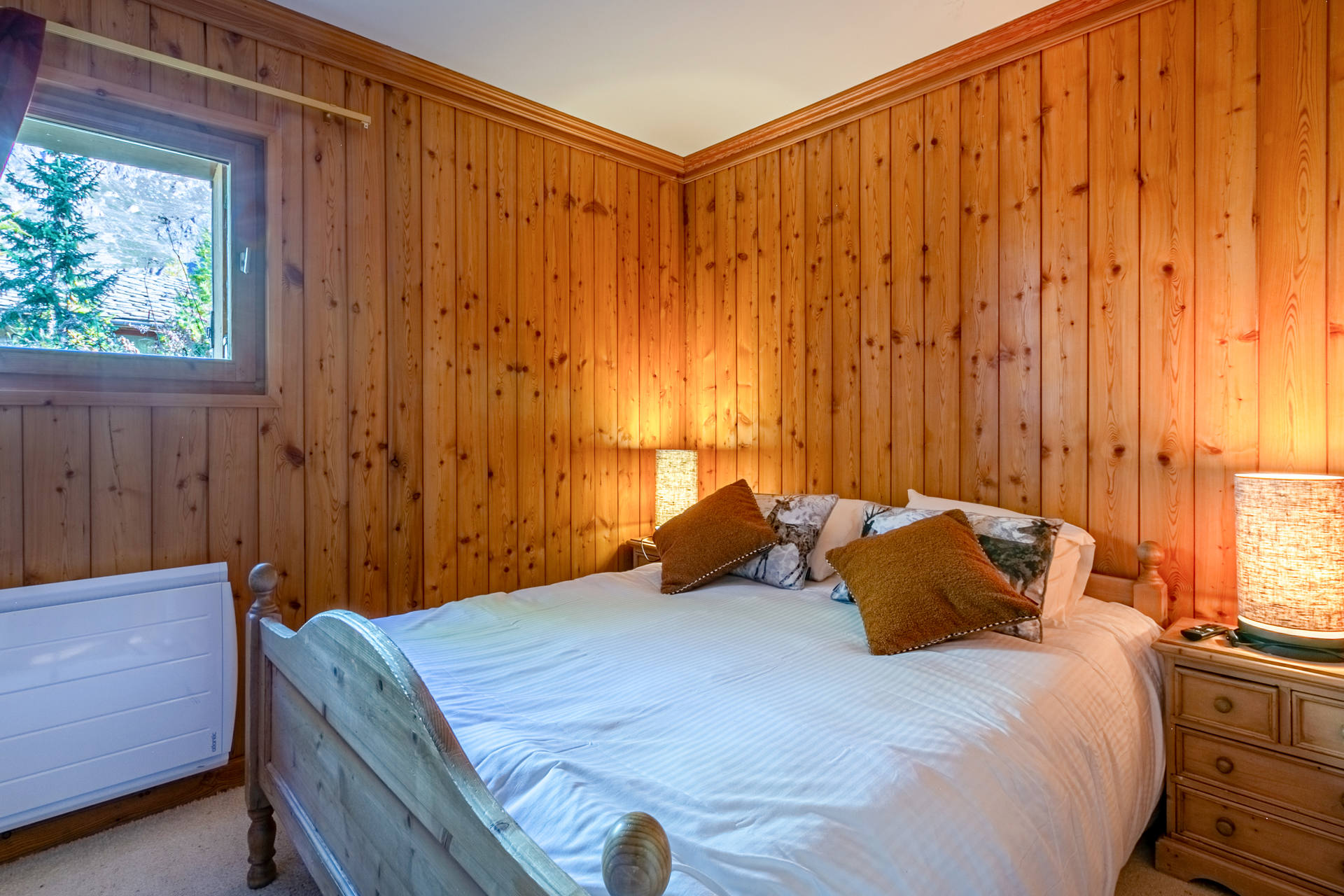 _lv_images__lot_0002340286_08_1456519