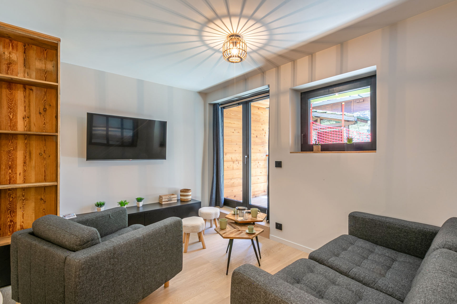 _lv_images__lot_0002340287_01_1457526