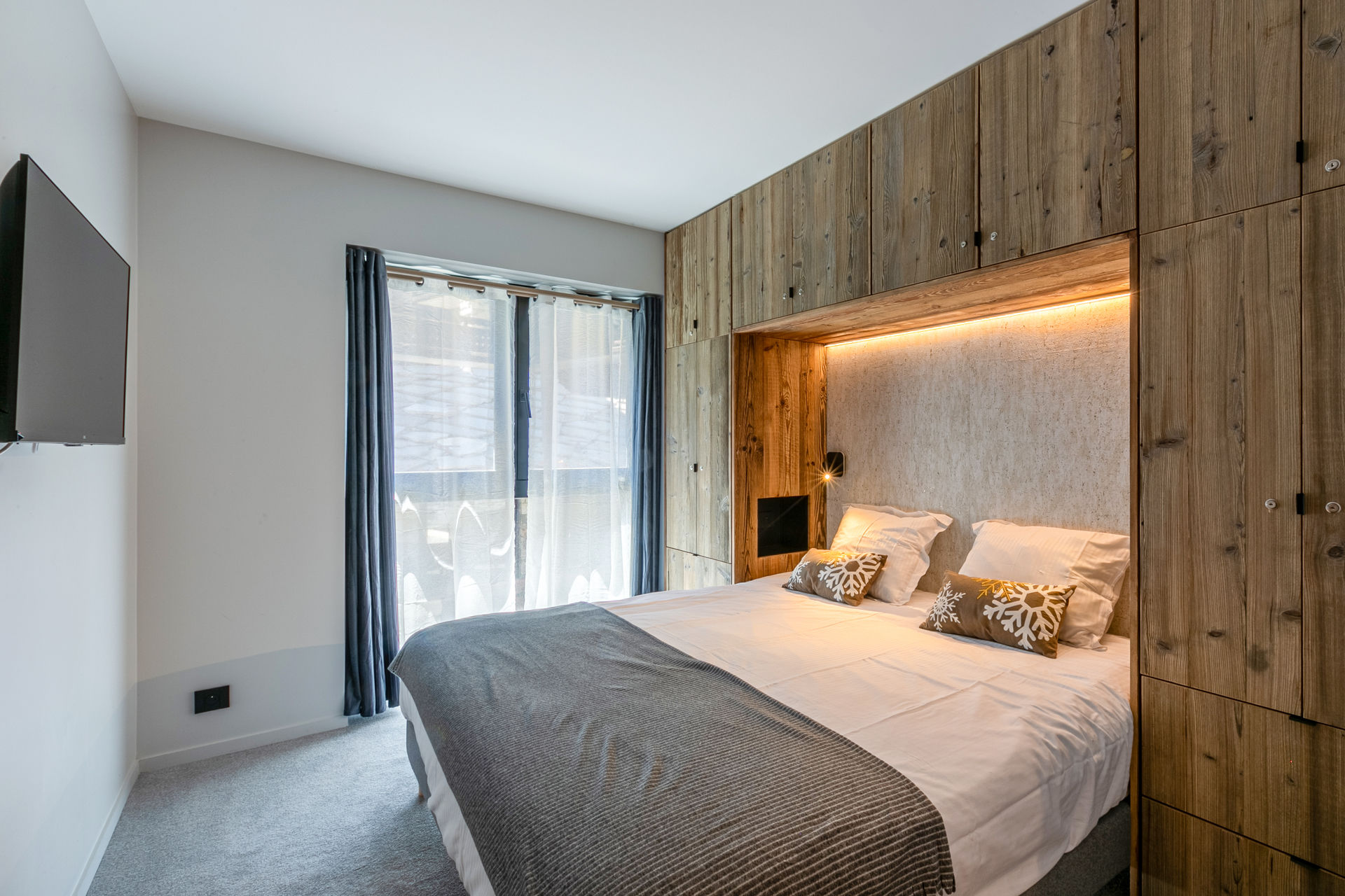 _lv_images__lot_0002340287_08_1457533