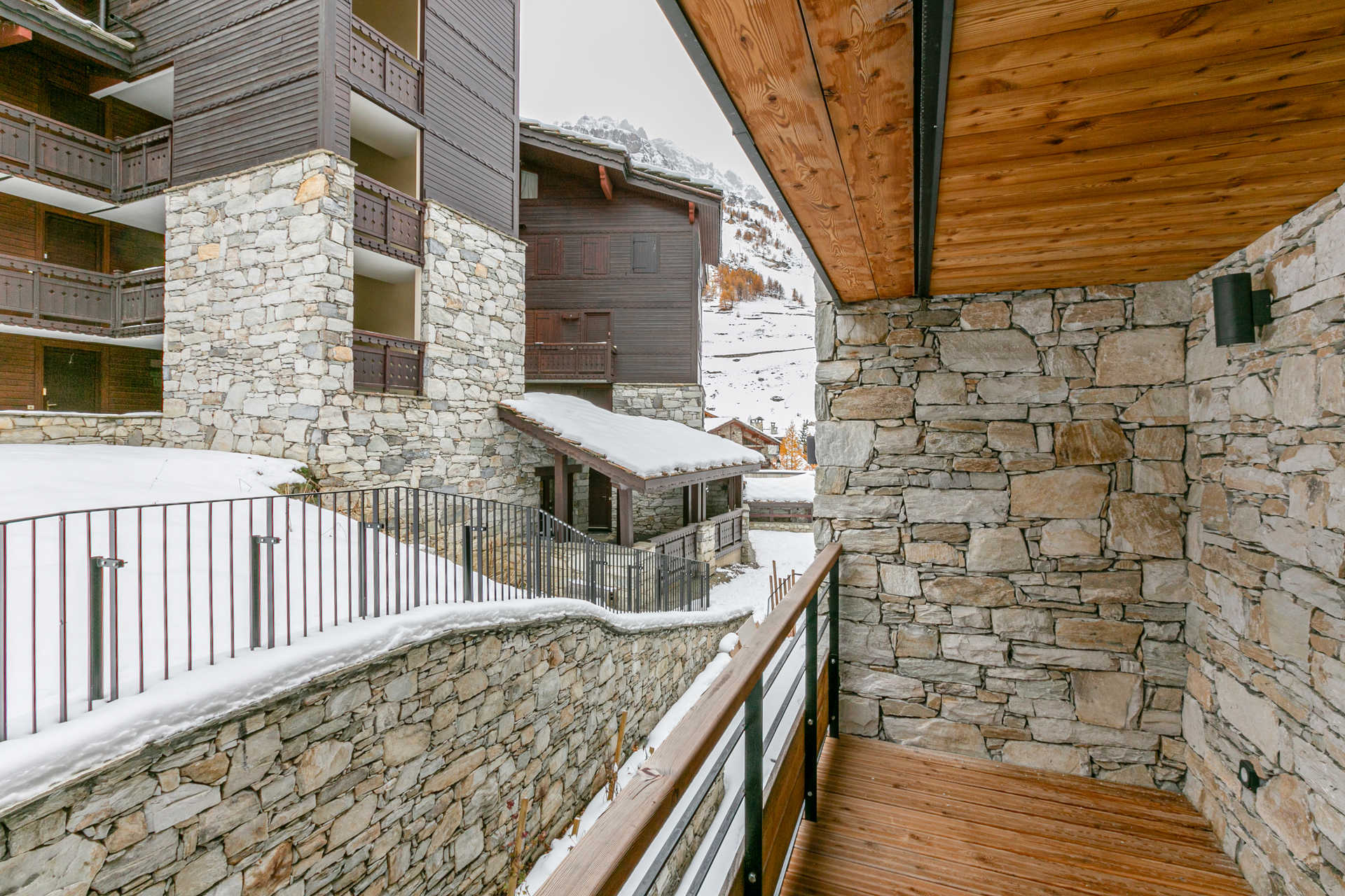 _lv_images__lot_0002340287_13_1457538