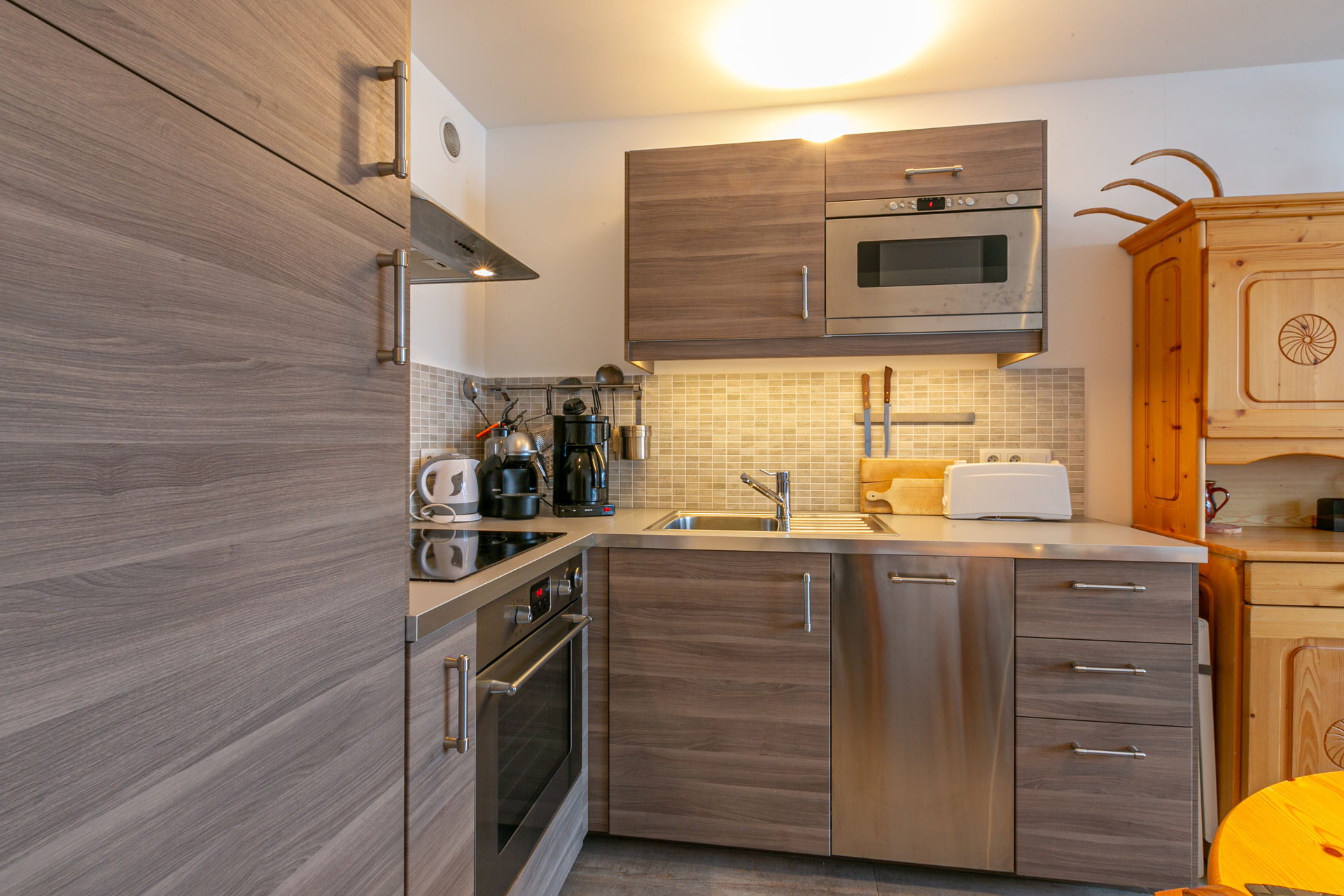 _lv_images__lot_0002340290_05_1455432