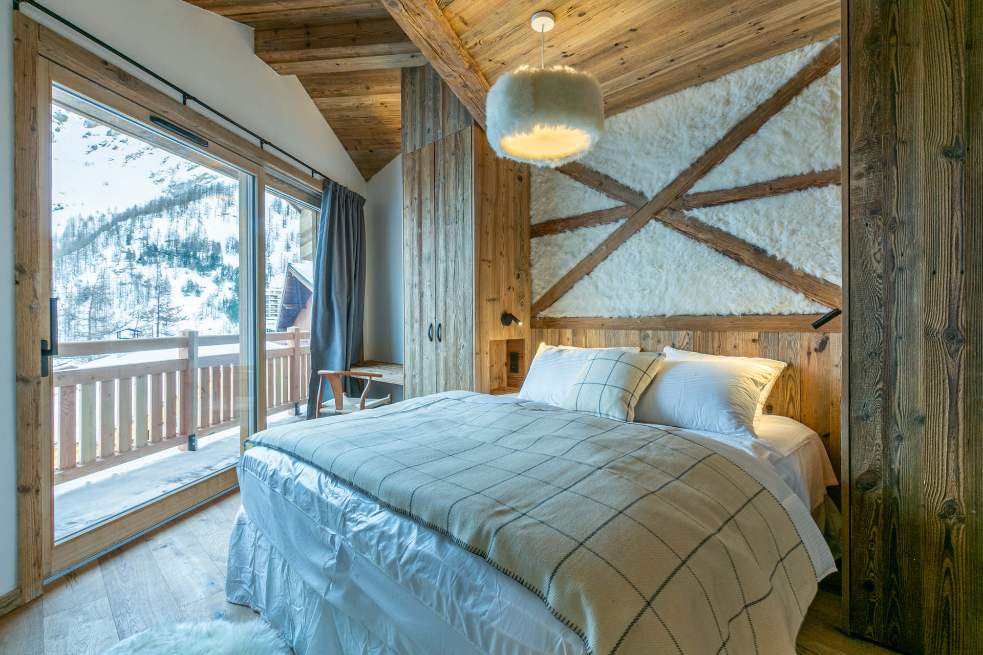 _lv_images__lot_0002340292_10_1454463