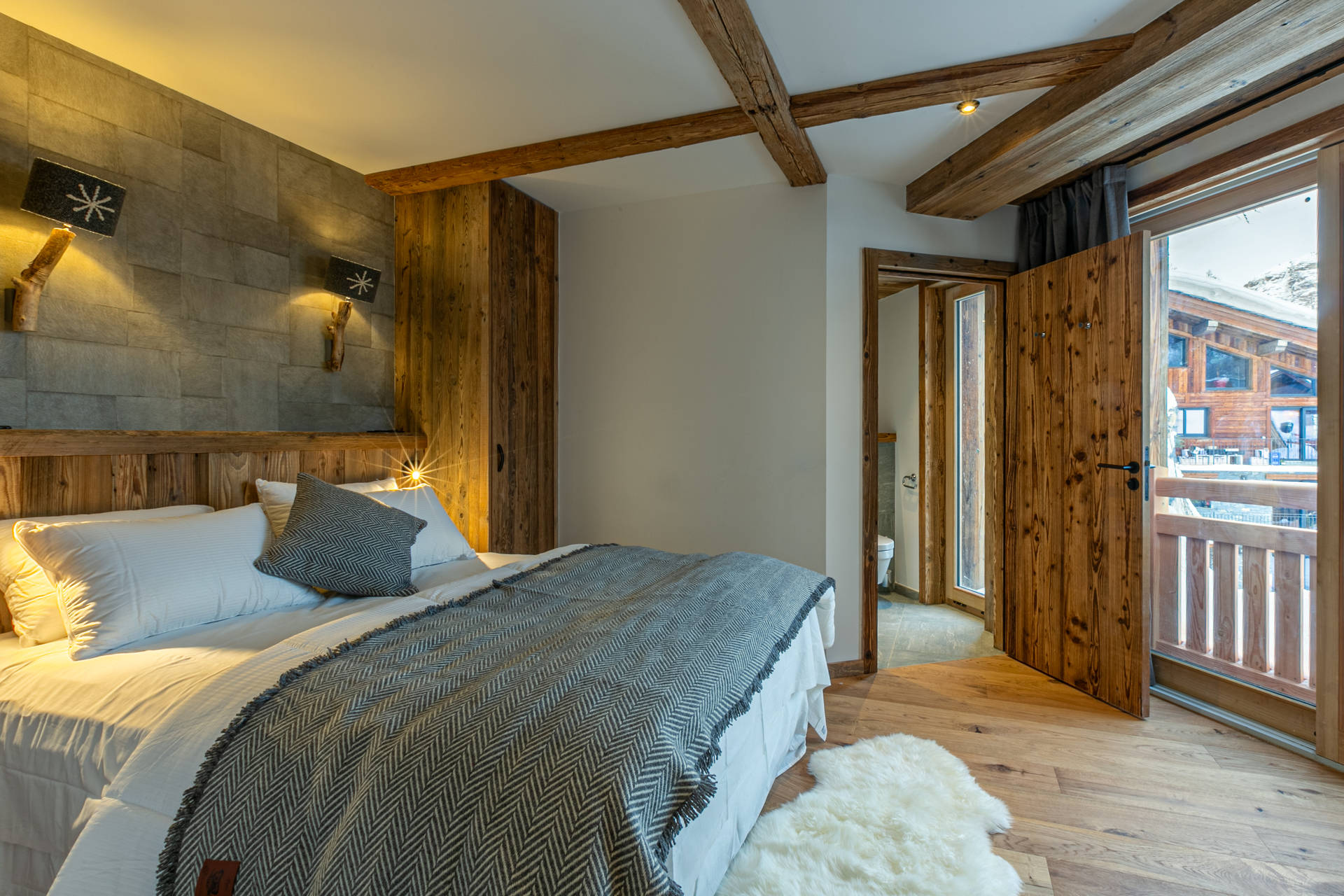 _lv_images__lot_0002340292_12_1454465