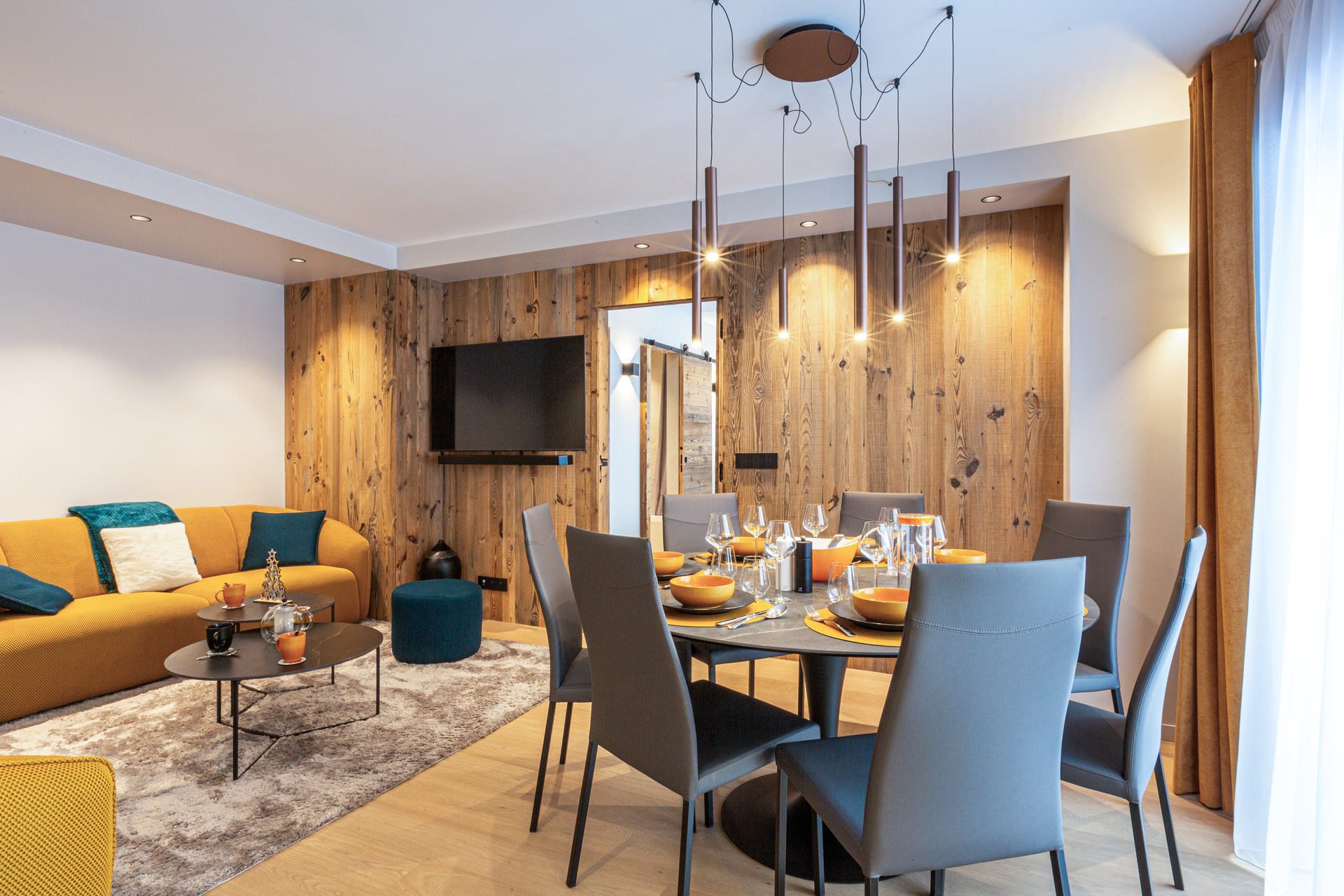 _lv_images__lot_0002340295_01_1456670