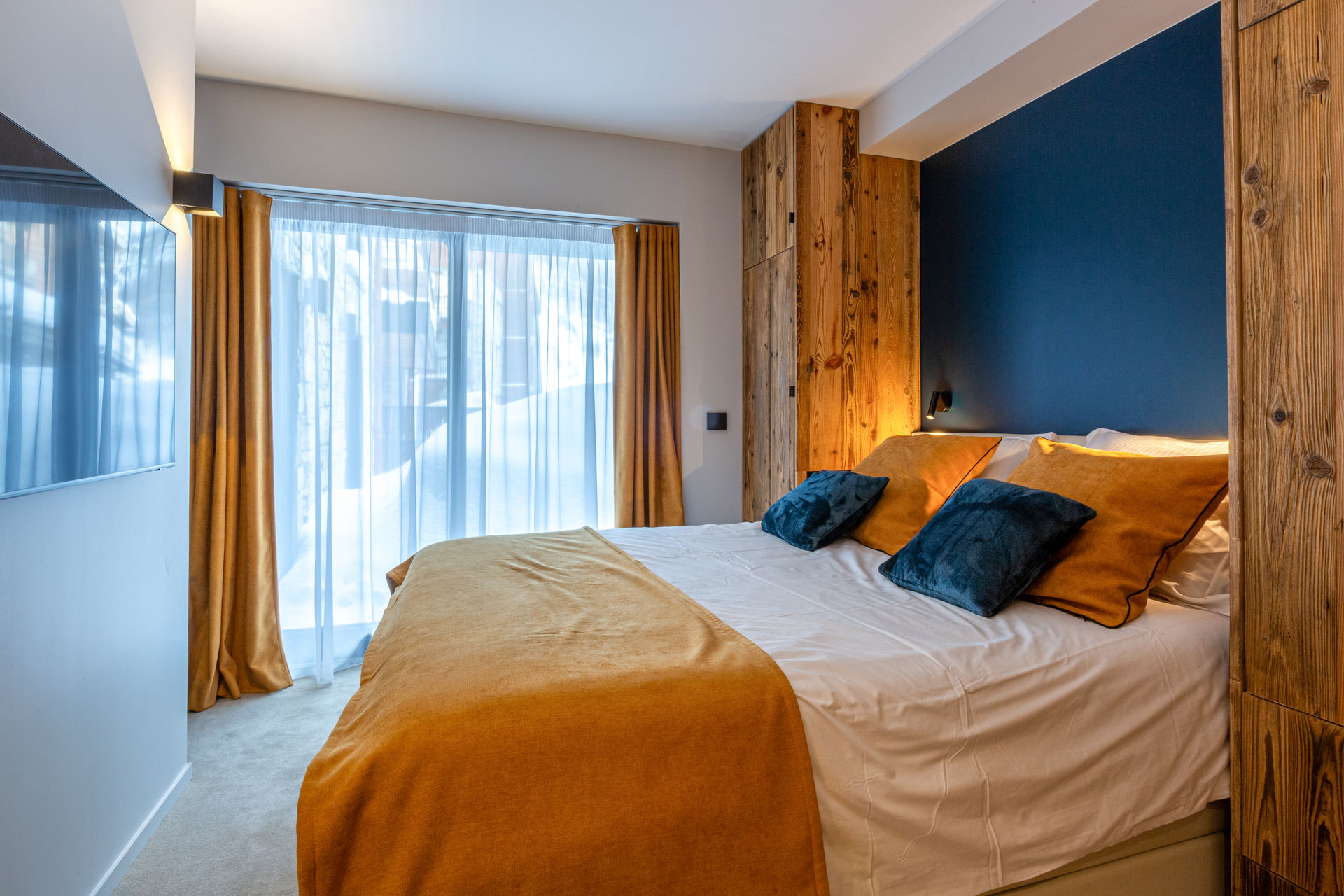 _lv_images__lot_0002340295_11_1456679