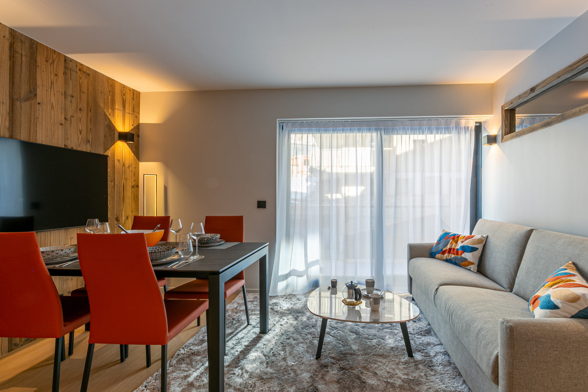 _lv_images__lot_0002340296_02_1458318