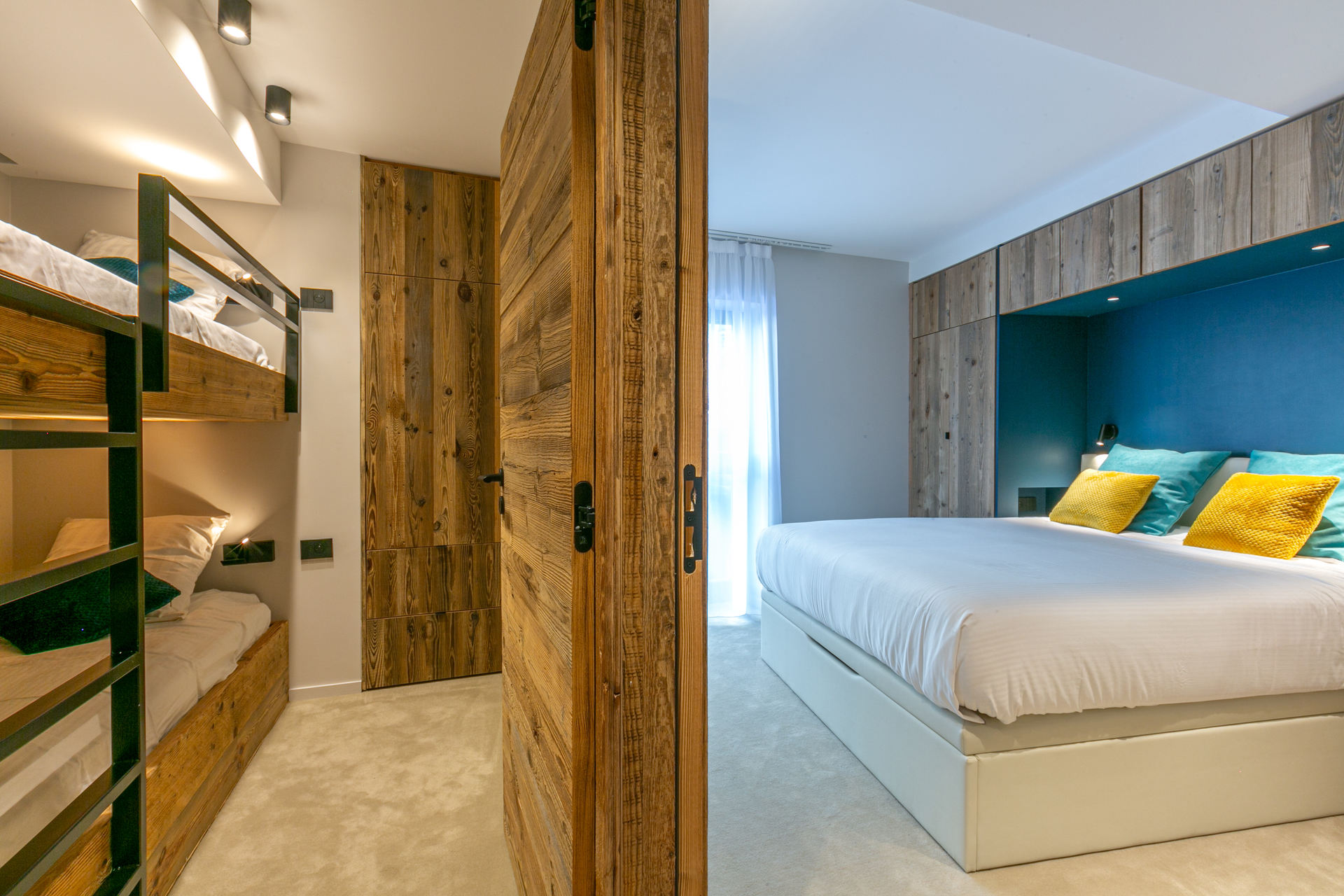 _lv_images__lot_0002340296_08_1458324