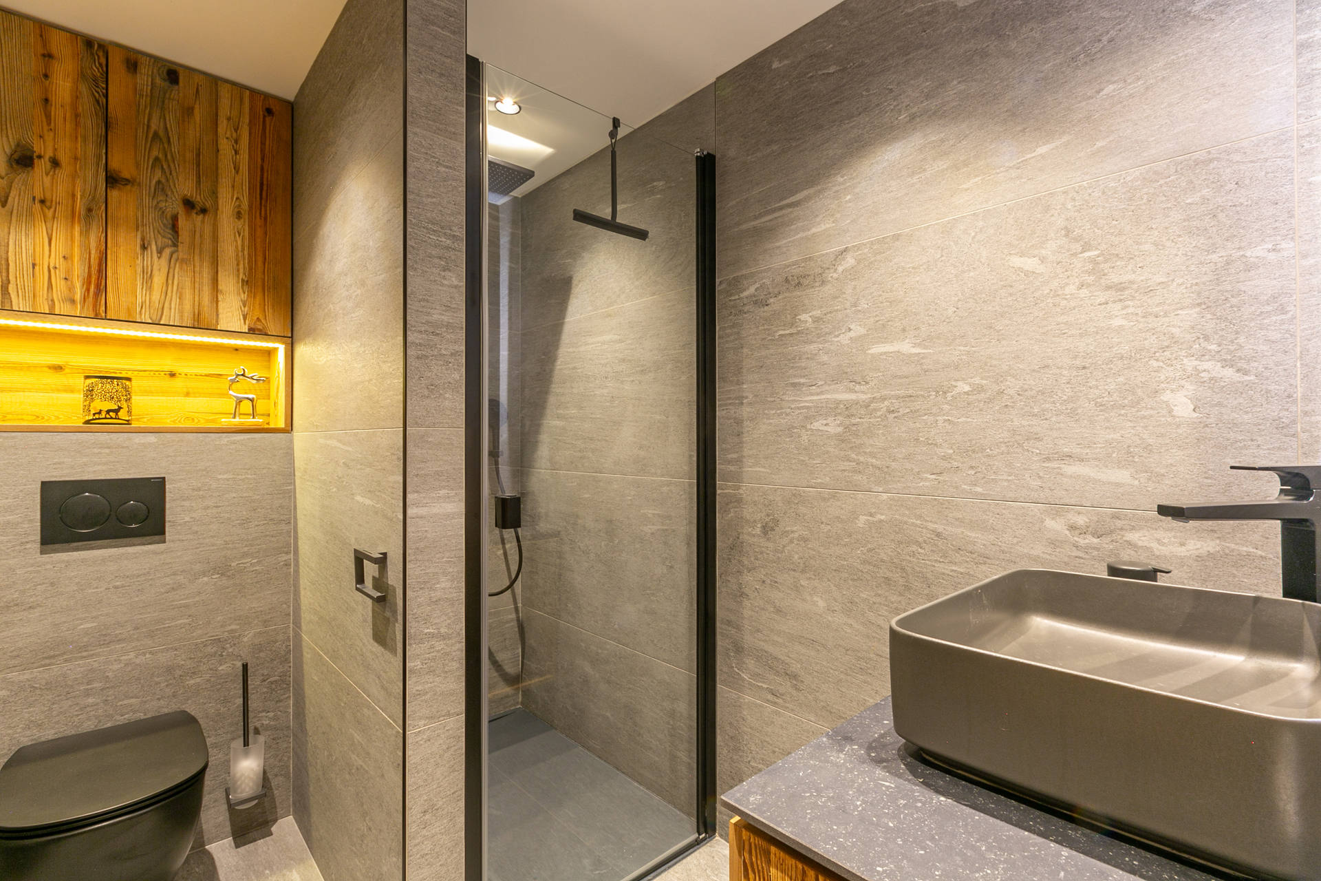 _lv_images__lot_0002340297_09_1455421