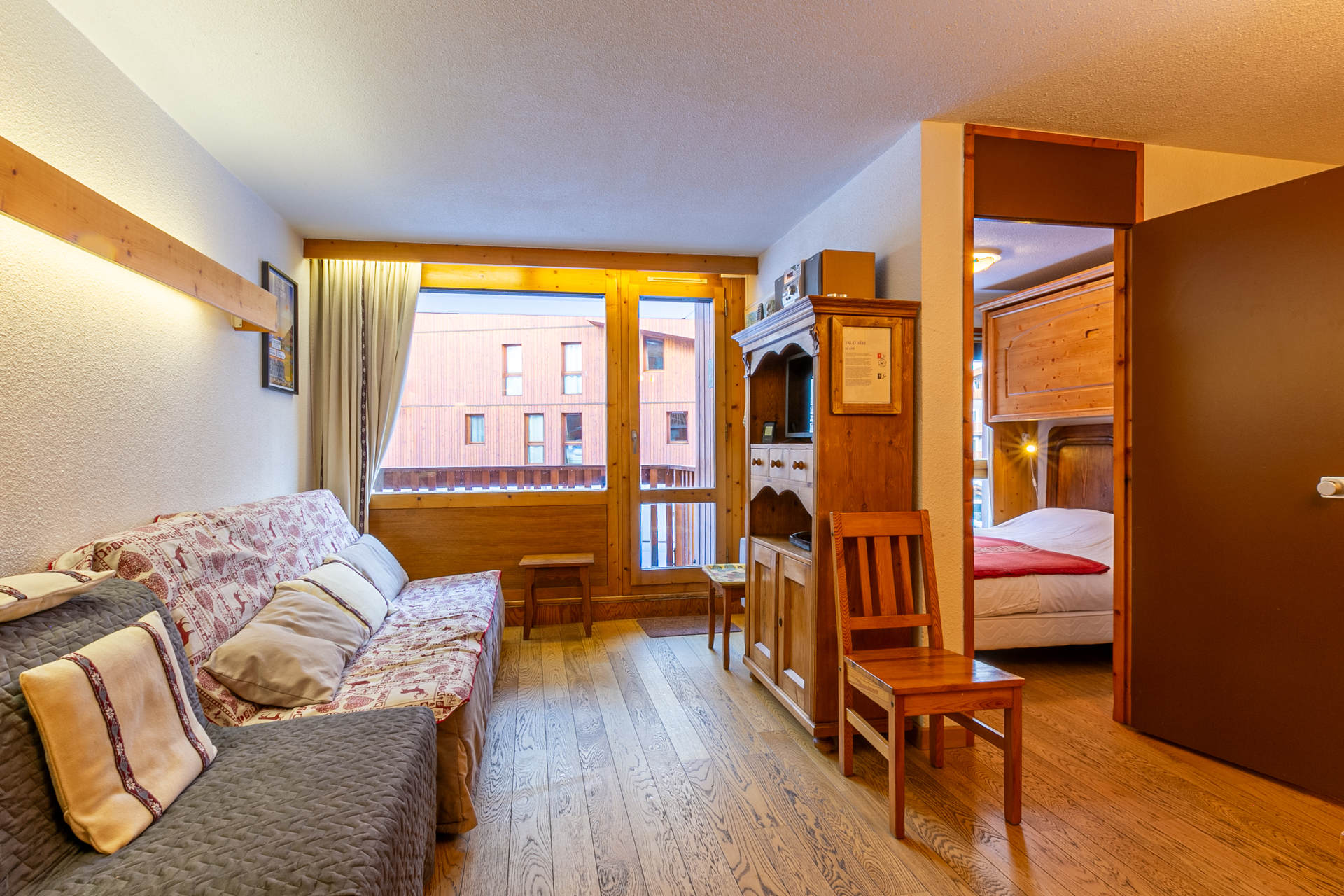 _lv_images__lot_0002340299_02_1456210