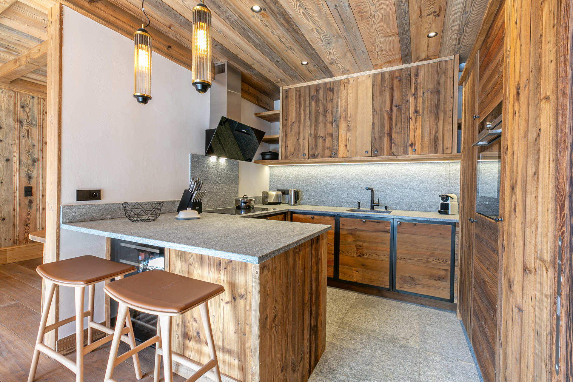 _lv_images__lot_0002340303_07_1454476