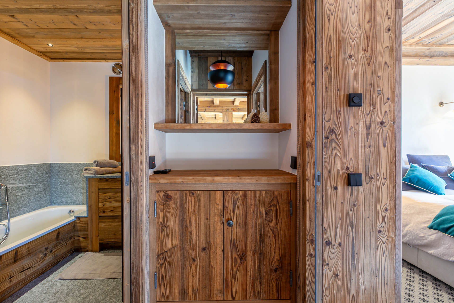 _lv_images__lot_0002340303_10_1454479