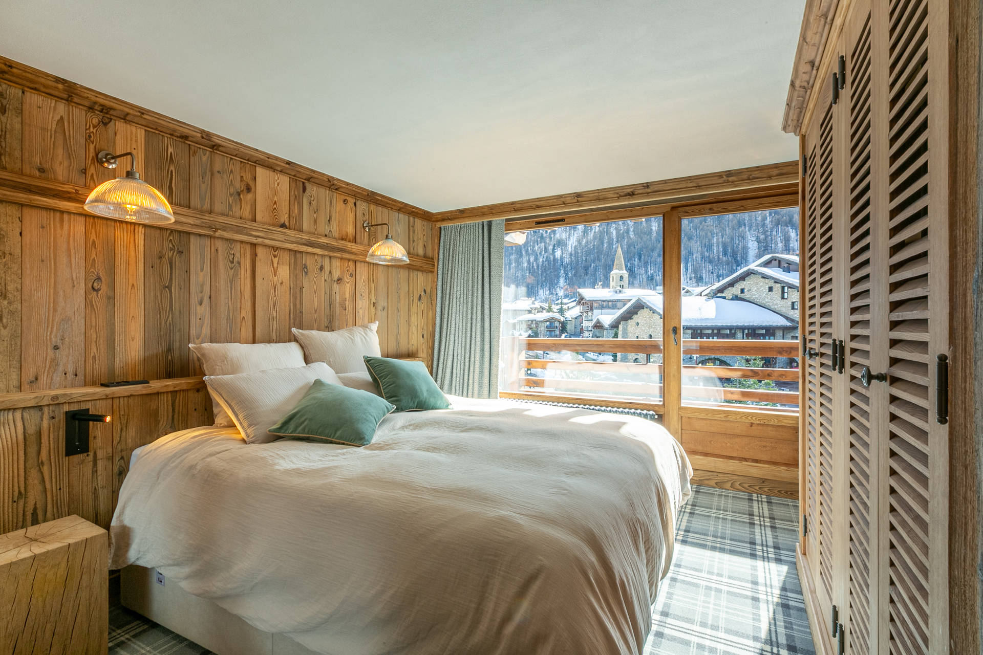 _lv_images__lot_0002340303_11_1454480