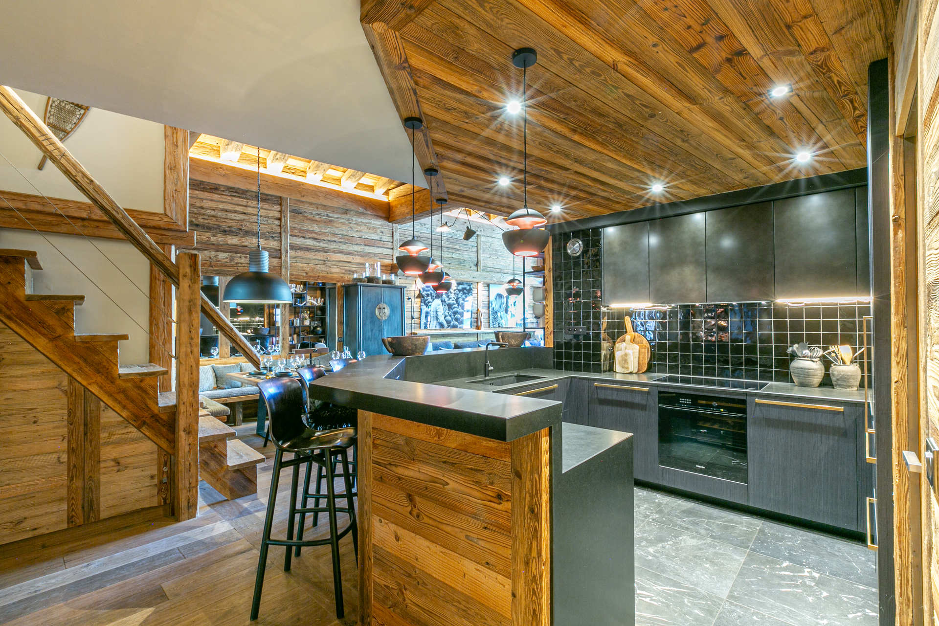 _lv_images__lot_0002340305_05_1454490