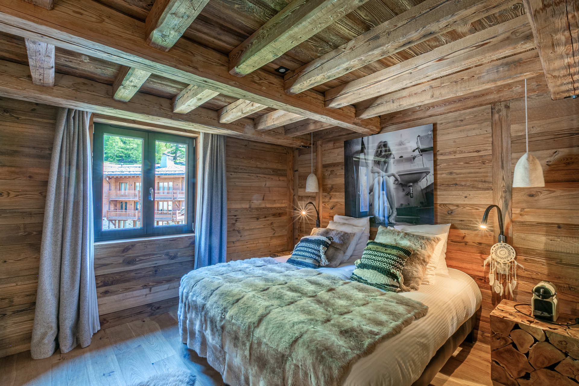 _lv_images__lot_0002340305_06_1454491