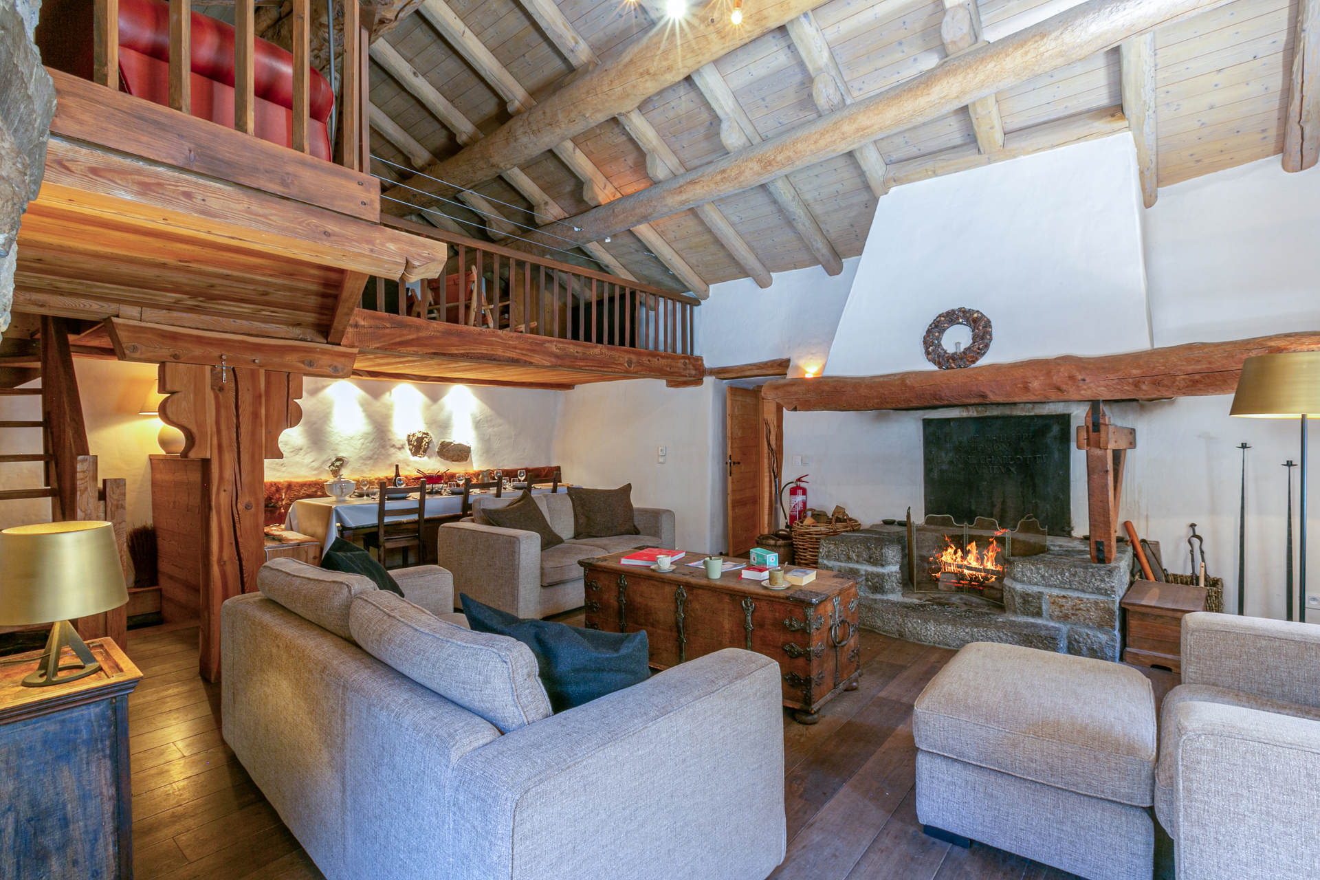 _lv_images__lot_0002340306_01_1456638