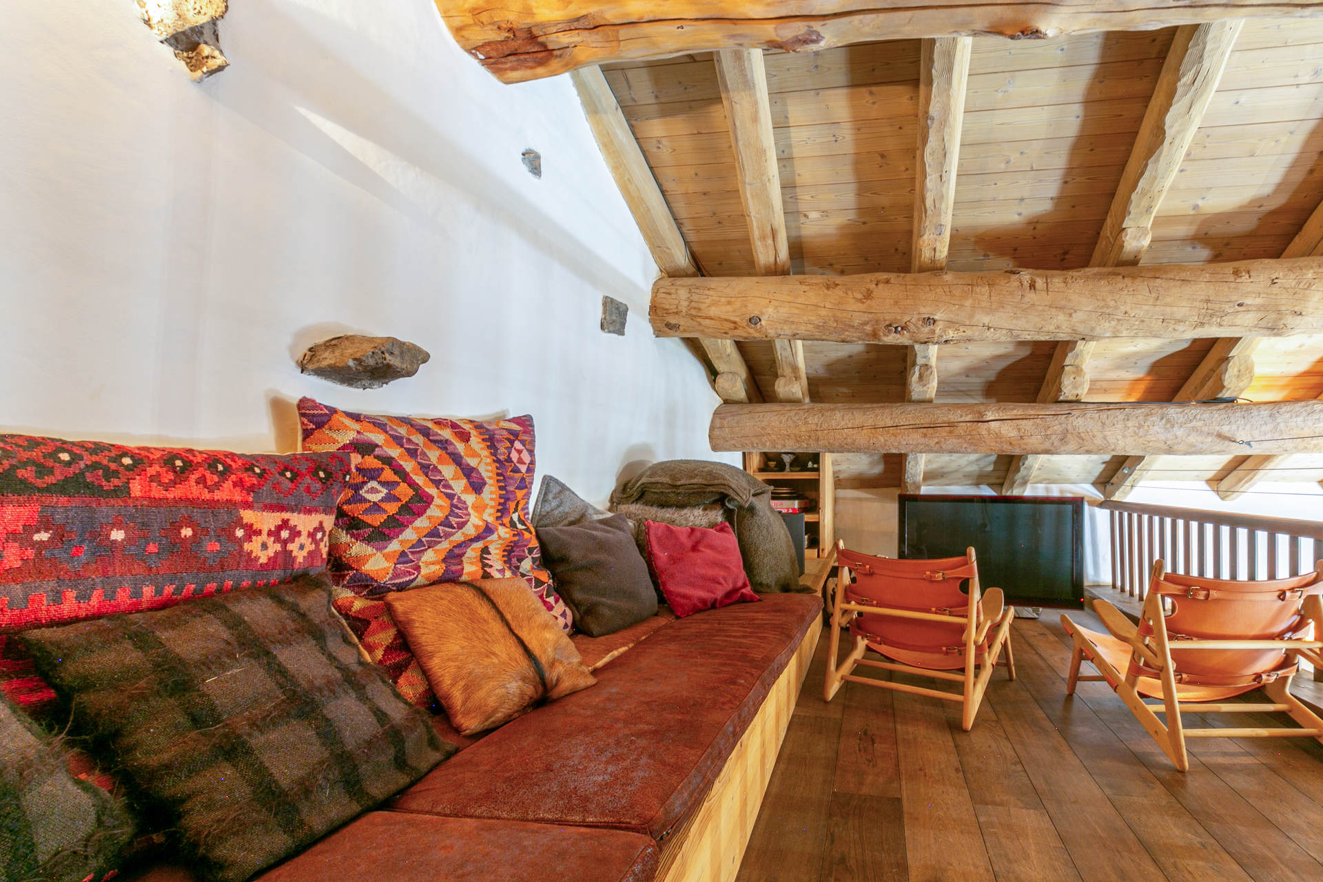 _lv_images__lot_0002340306_07_1456644