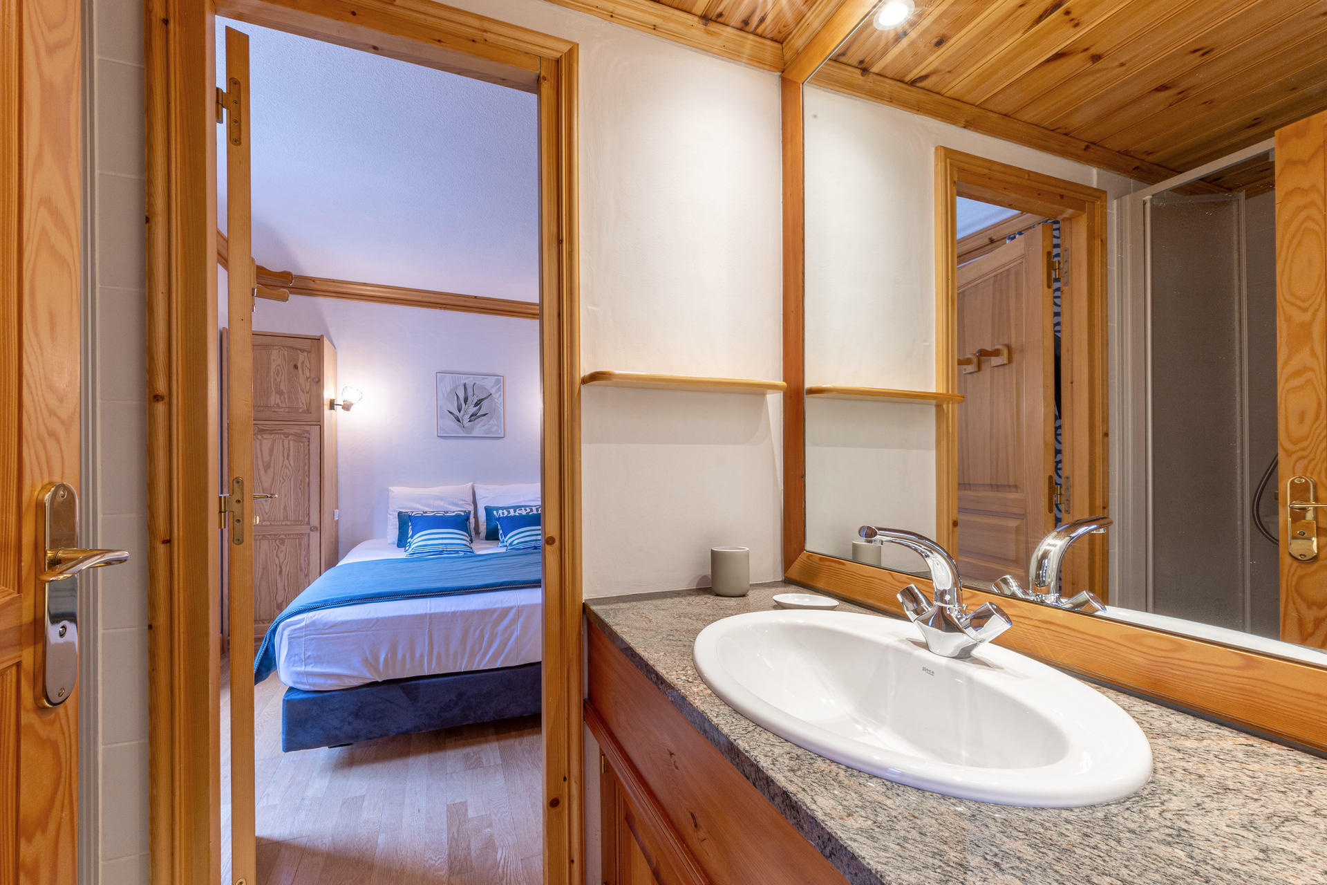 _lv_images__lot_0002340307_12_1456463