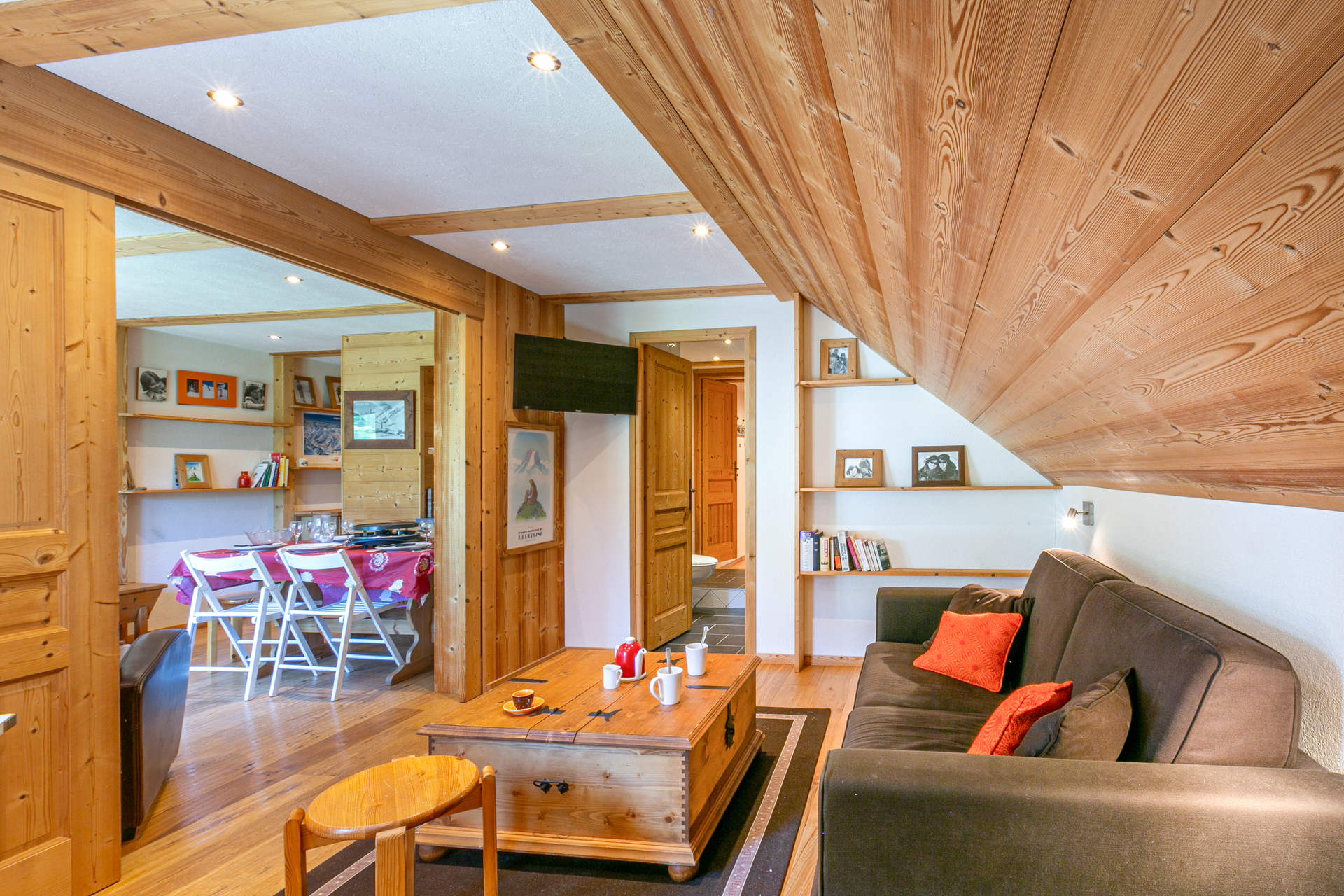 _lv_images__lot_0002340311_05_1455040