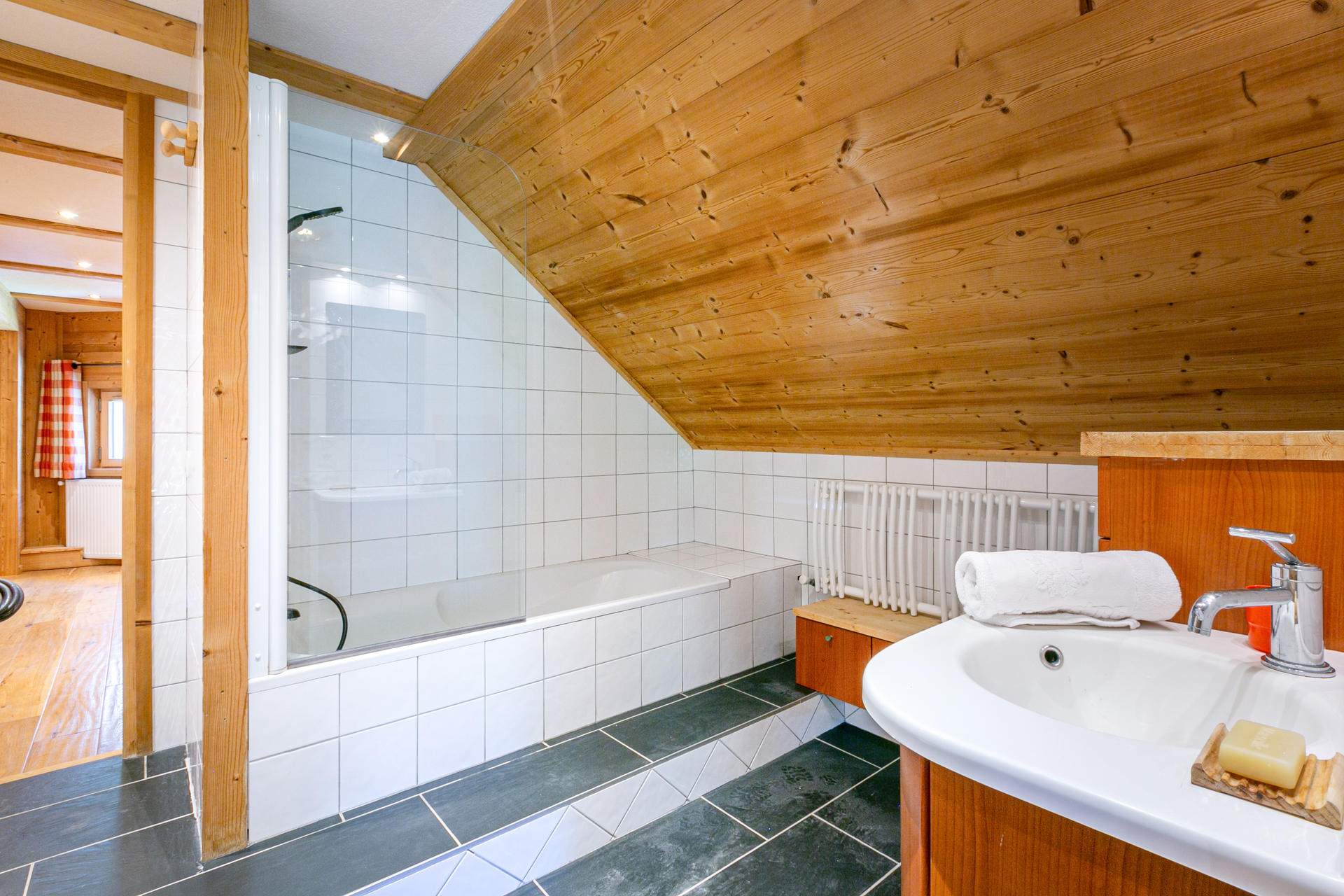 _lv_images__lot_0002340311_11_1455046