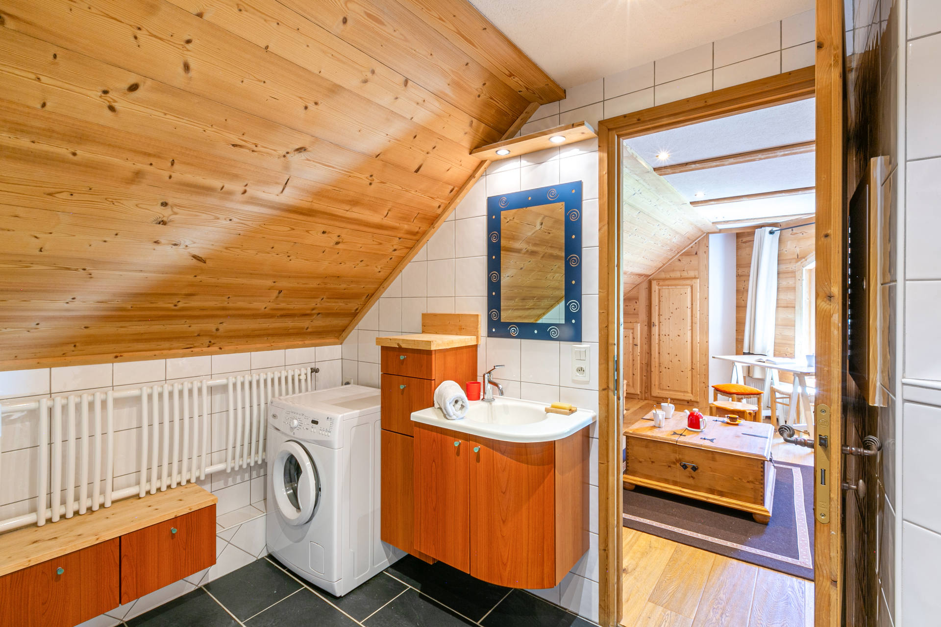 _lv_images__lot_0002340311_12_1455047