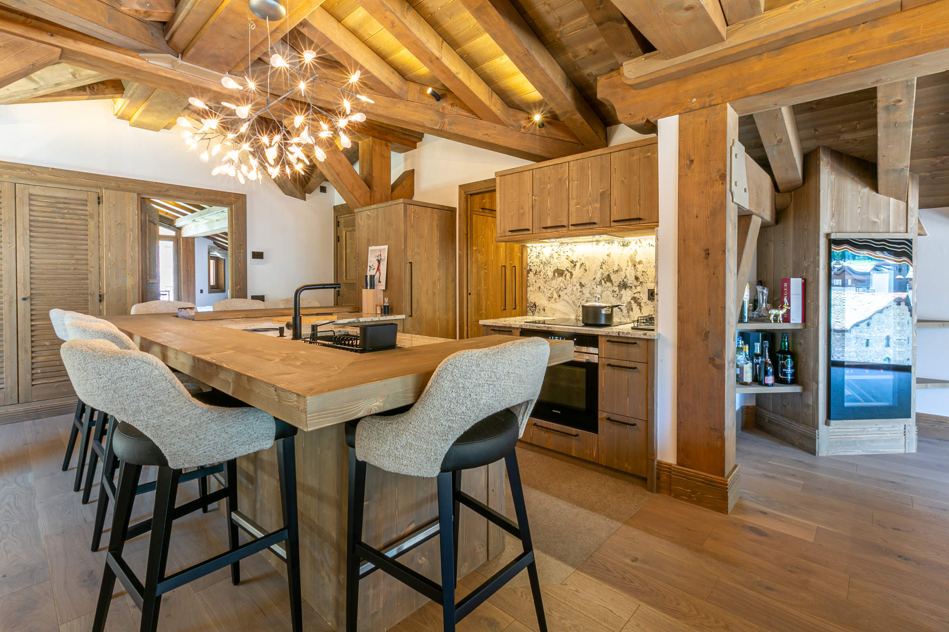 _lv_images__lot_0002340312_09_1454398