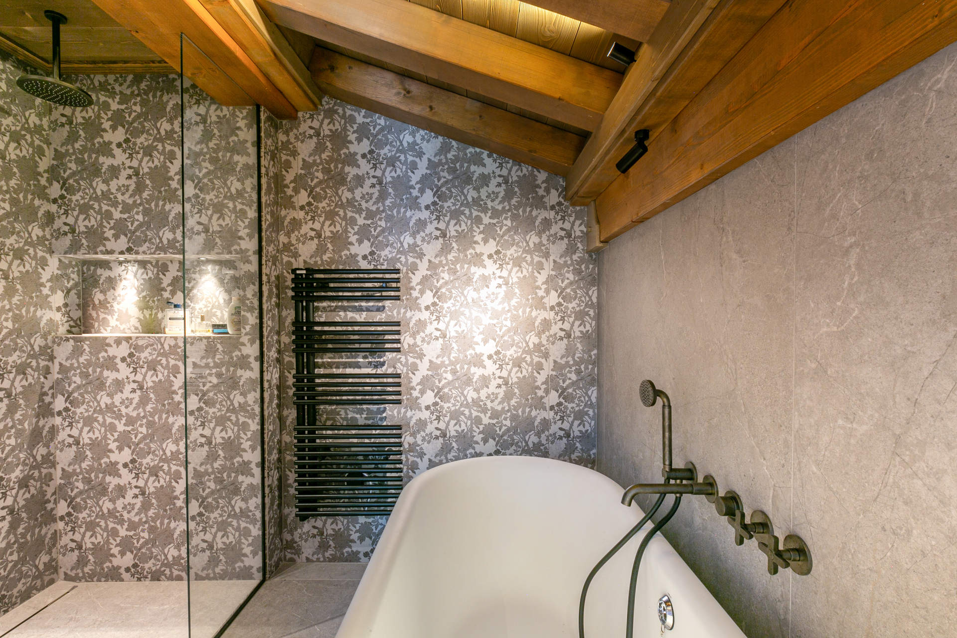 _lv_images__lot_0002340312_15_1454404