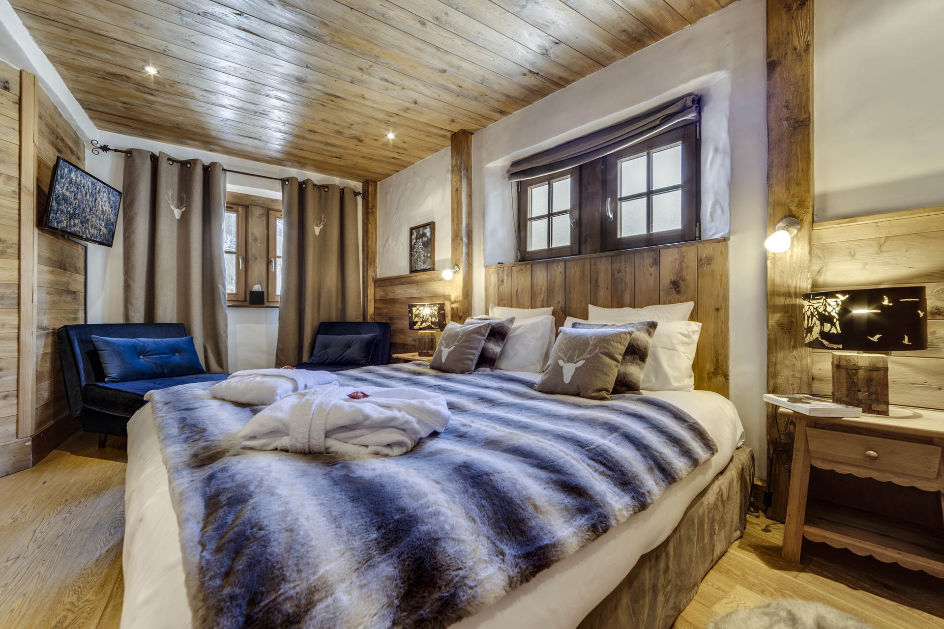 _lv_images__lot_0002340315_13_1454434