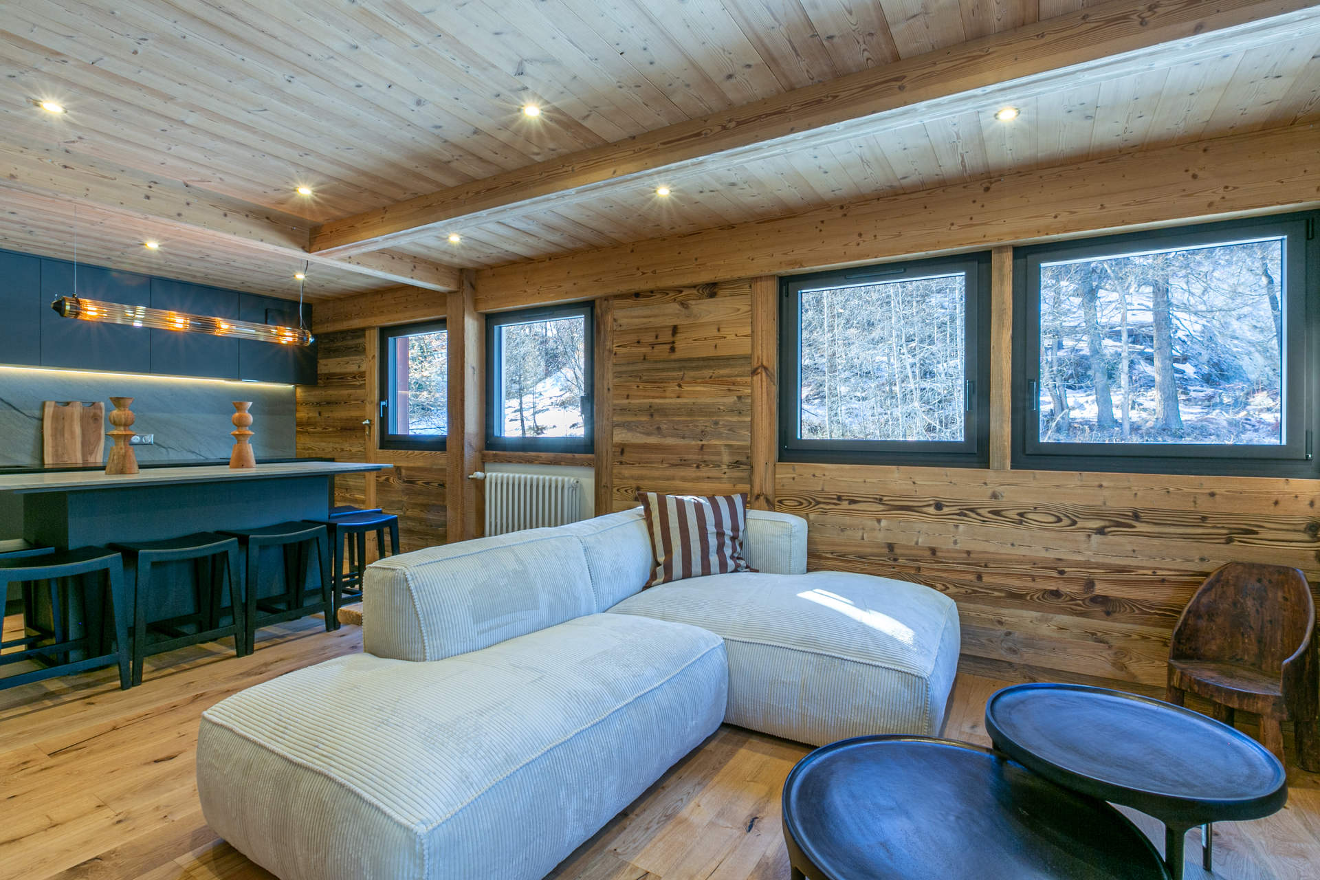 _lv_images__lot_0002340317_03_1455914