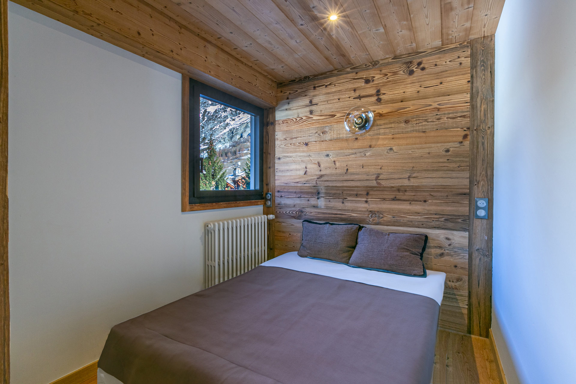 _lv_images__lot_0002340317_08_1455919