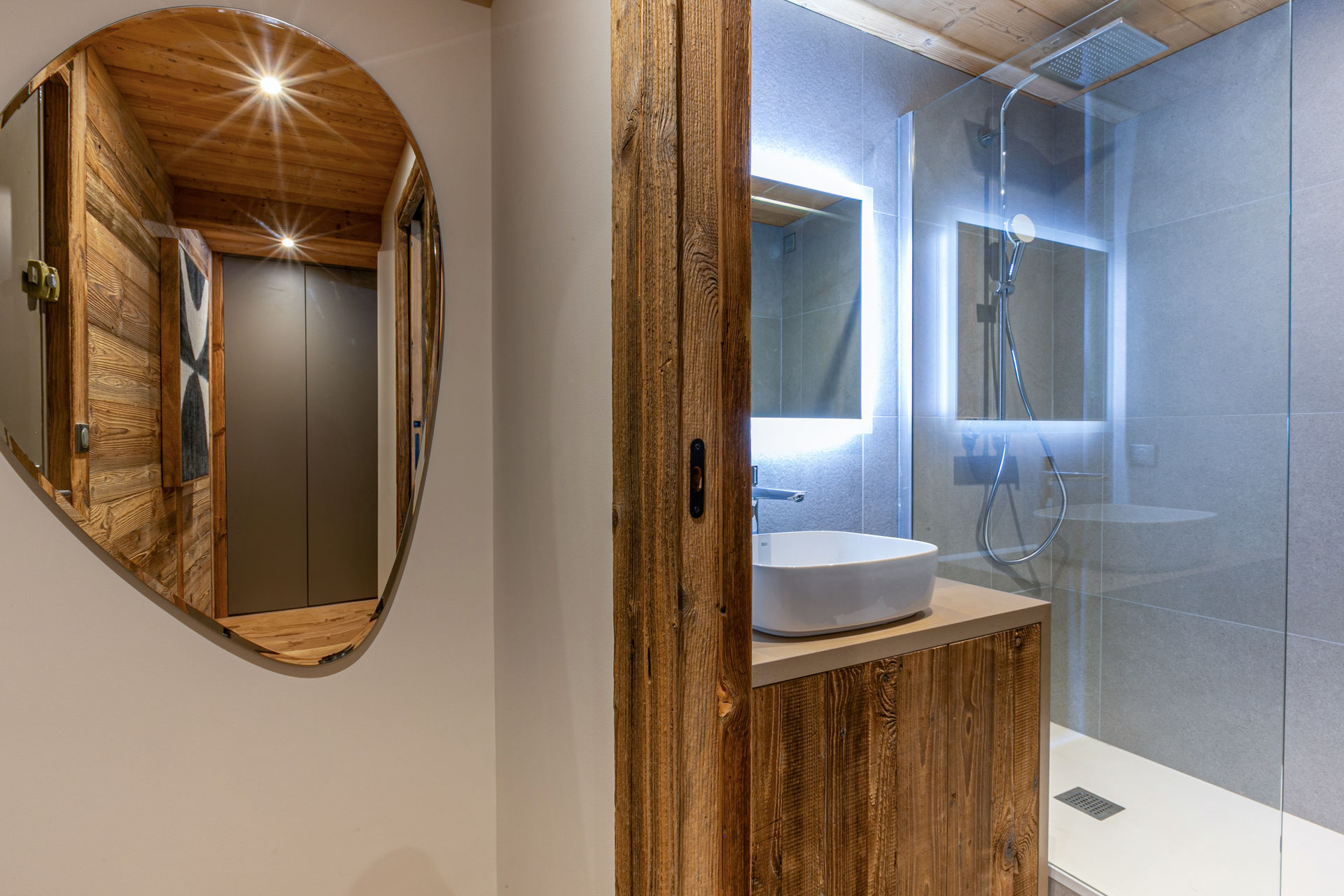 _lv_images__lot_0002340317_10_1455921