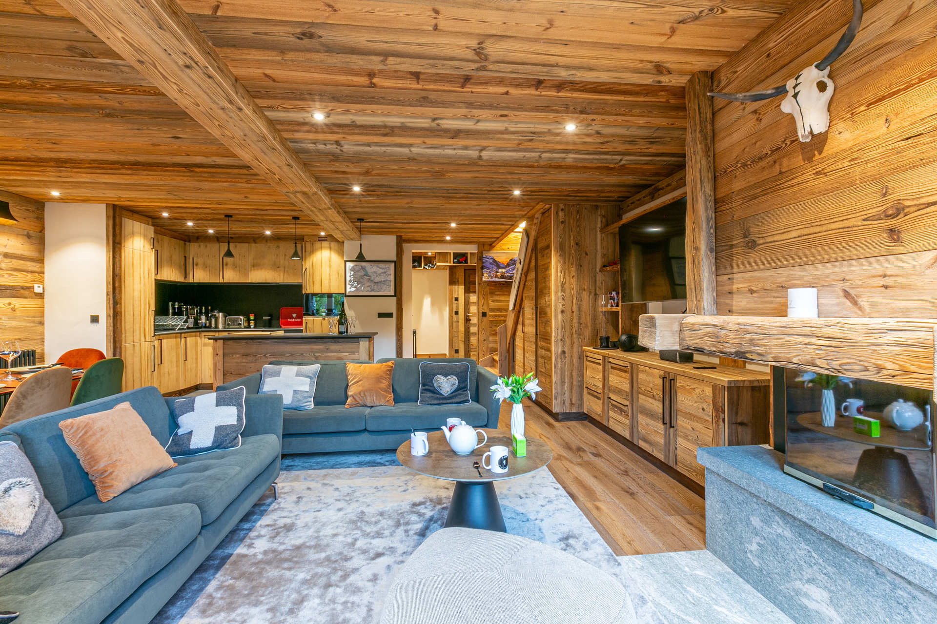 _lv_images__lot_0002340318_04_1456610