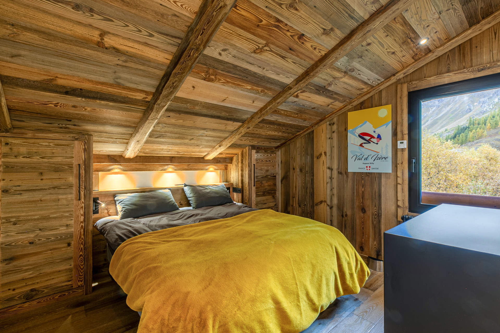 _lv_images__lot_0002340318_10_1456616