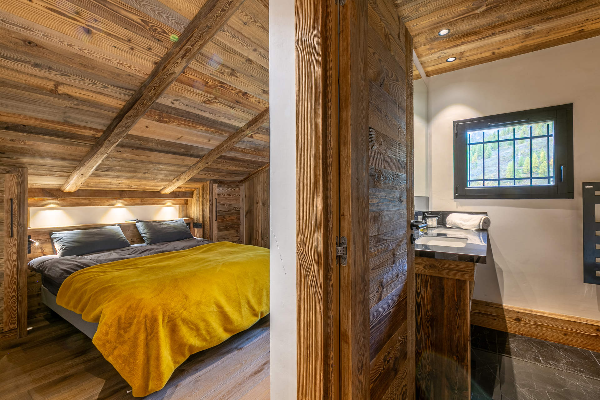 _lv_images__lot_0002340318_14_1456620