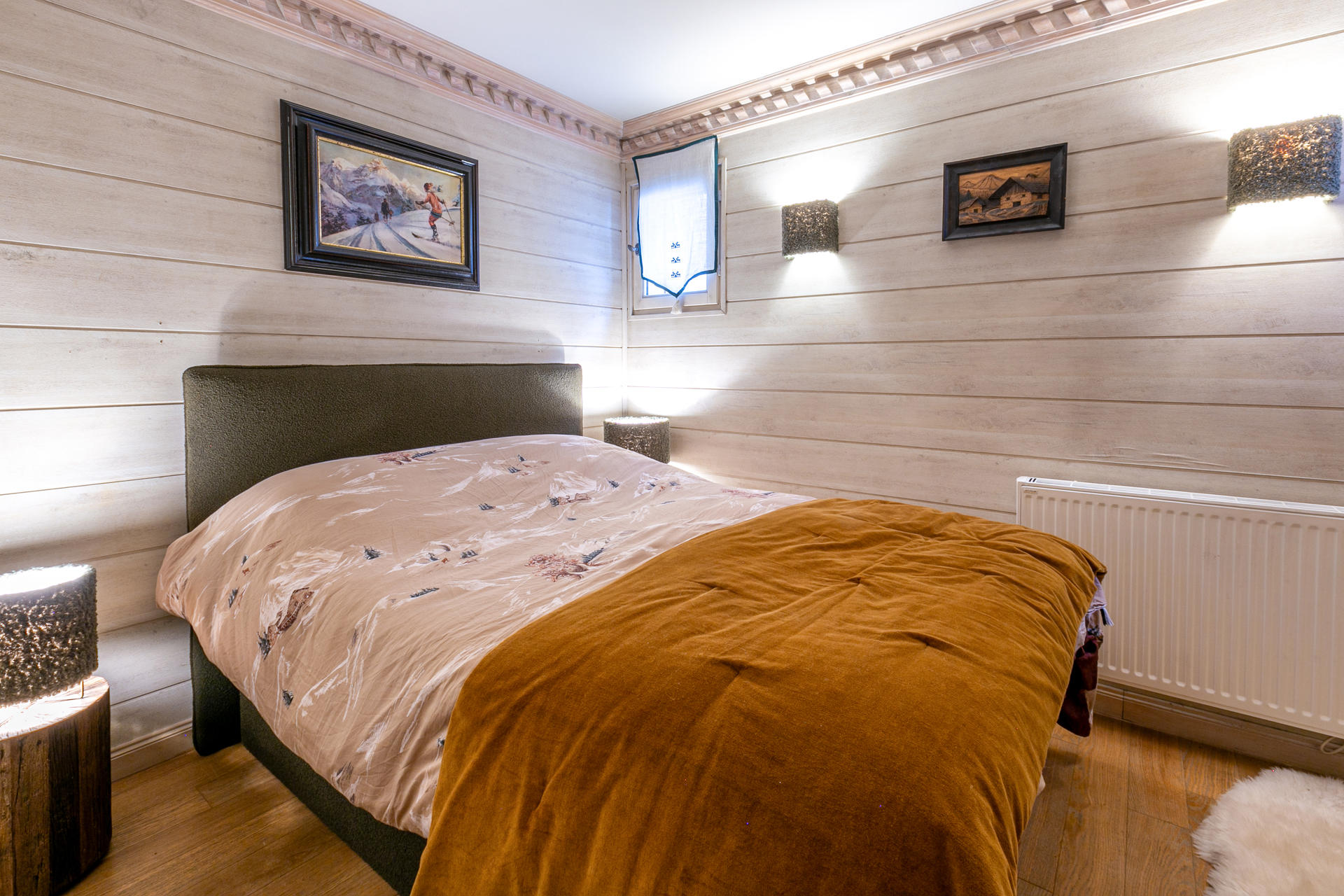 _lv_images__lot_0002340323_07_1454650