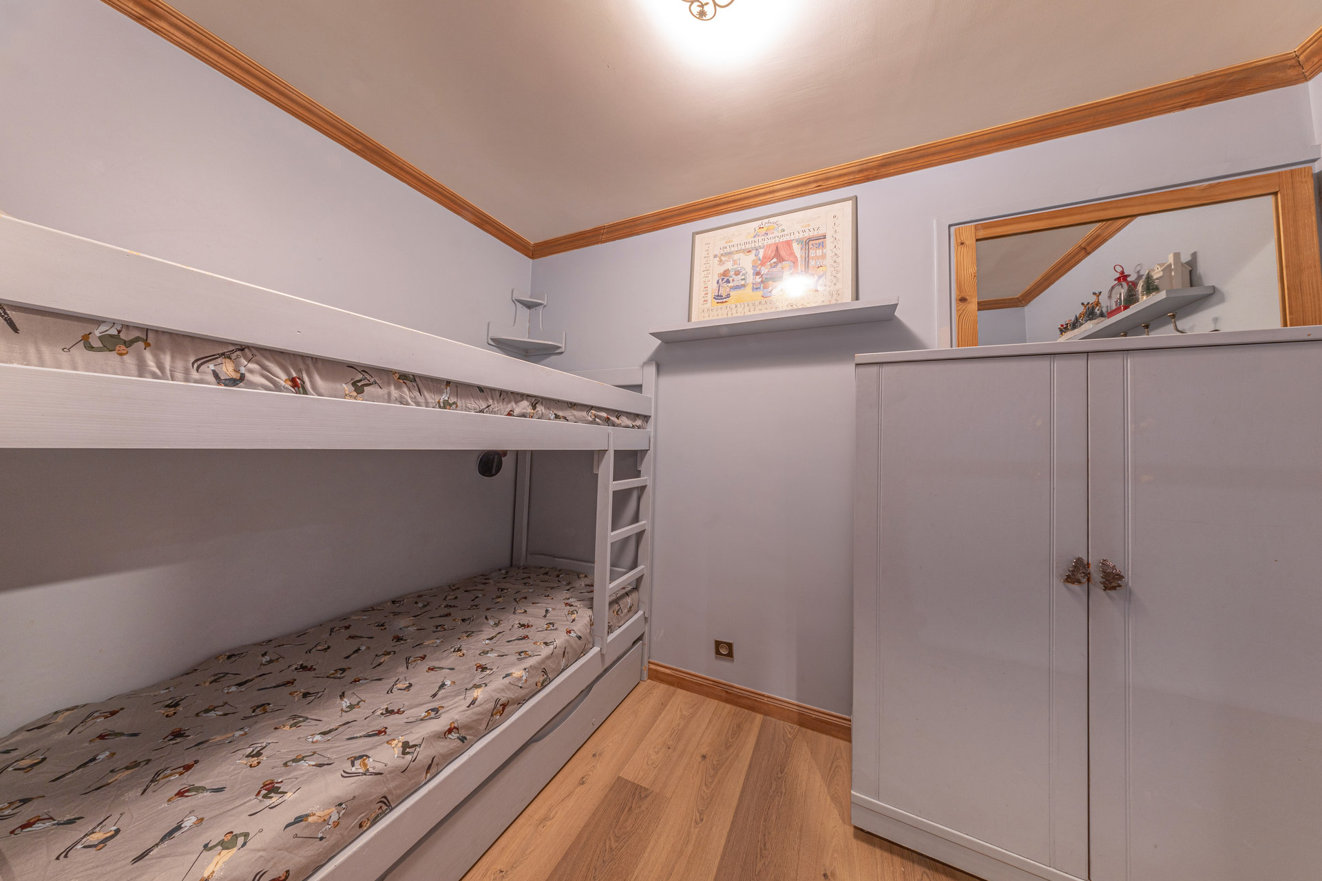 _lv_images__lot_0002340323_14_1454657