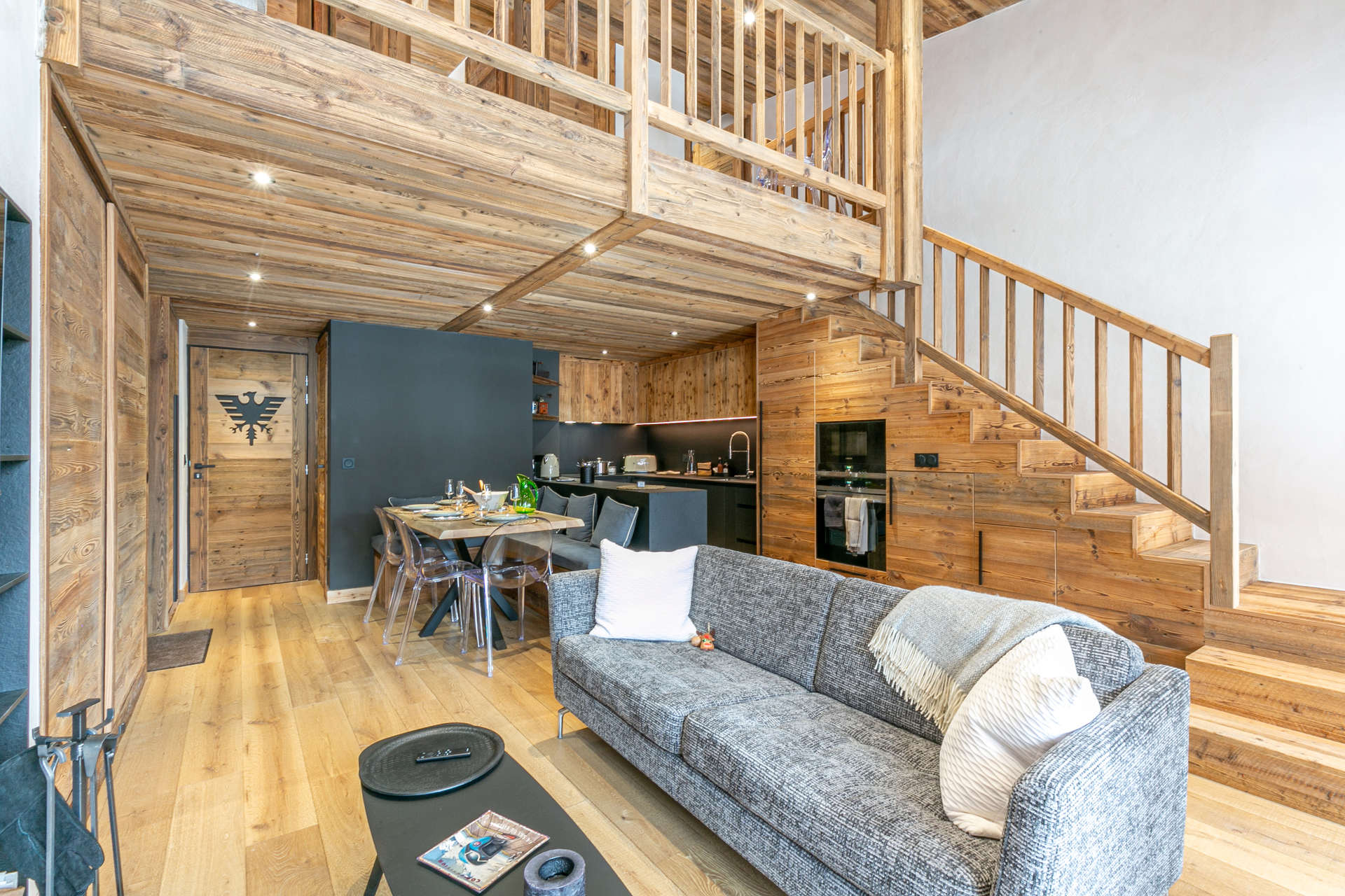 _lv_images__lot_0002340325_05_1455401