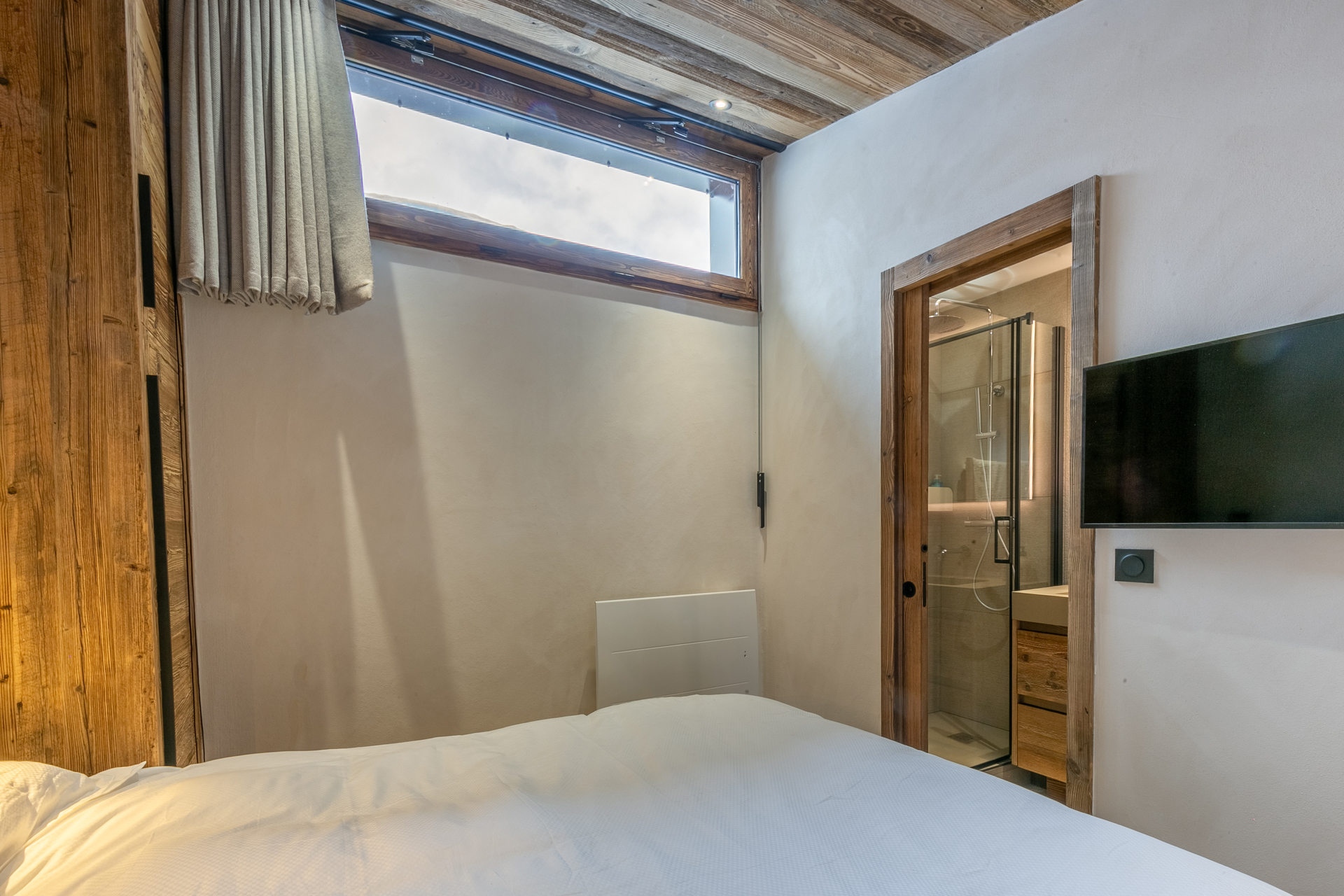 _lv_images__lot_0002340325_14_1455410