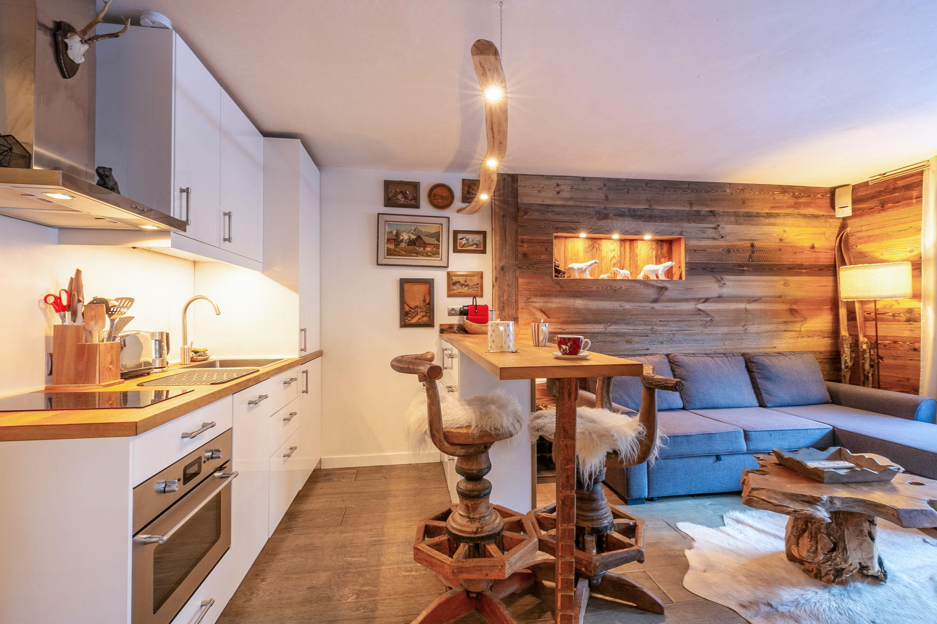 _lv_images__lot_0002340326_02_1455795