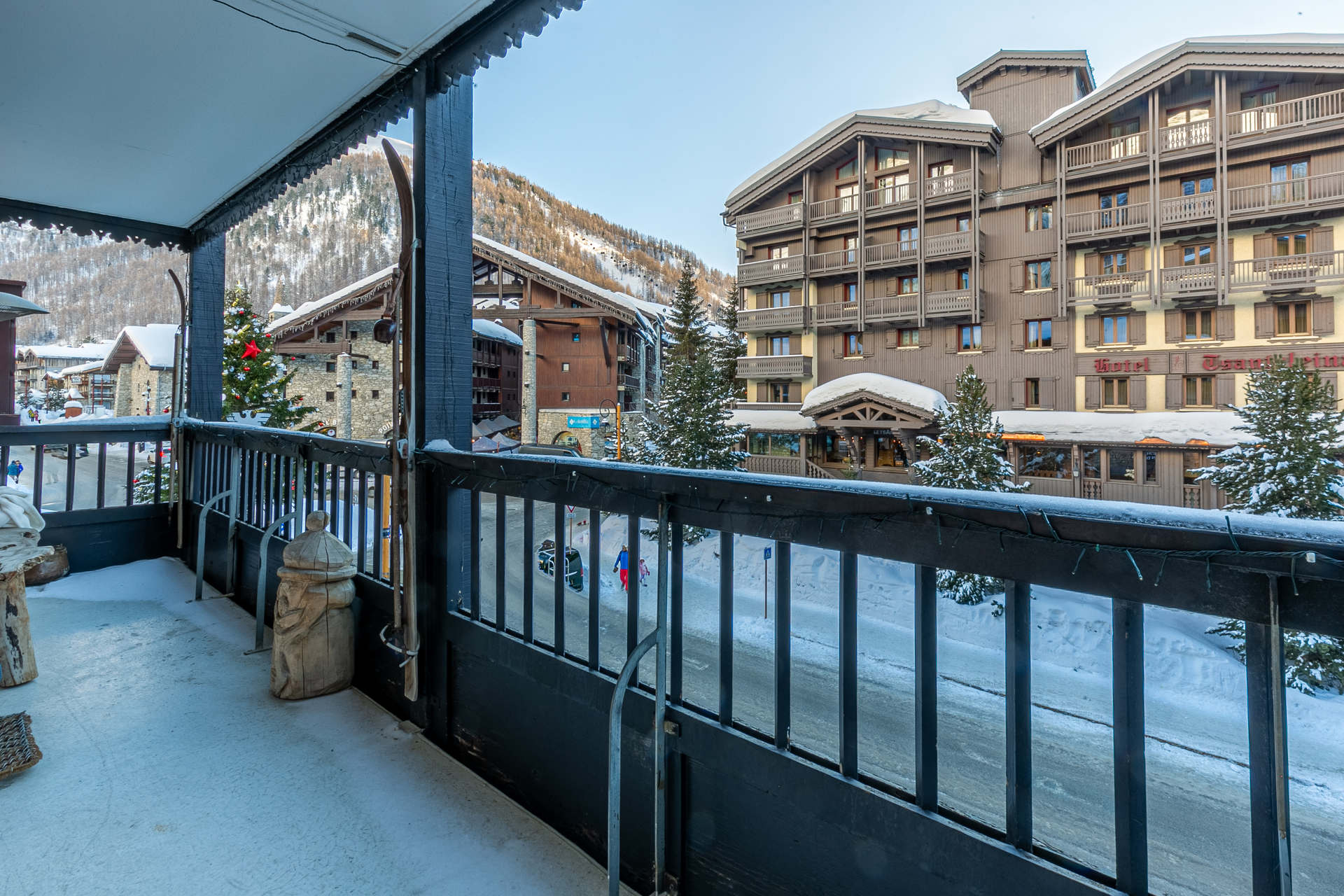 _lv_images__lot_0002340326_14_1455807