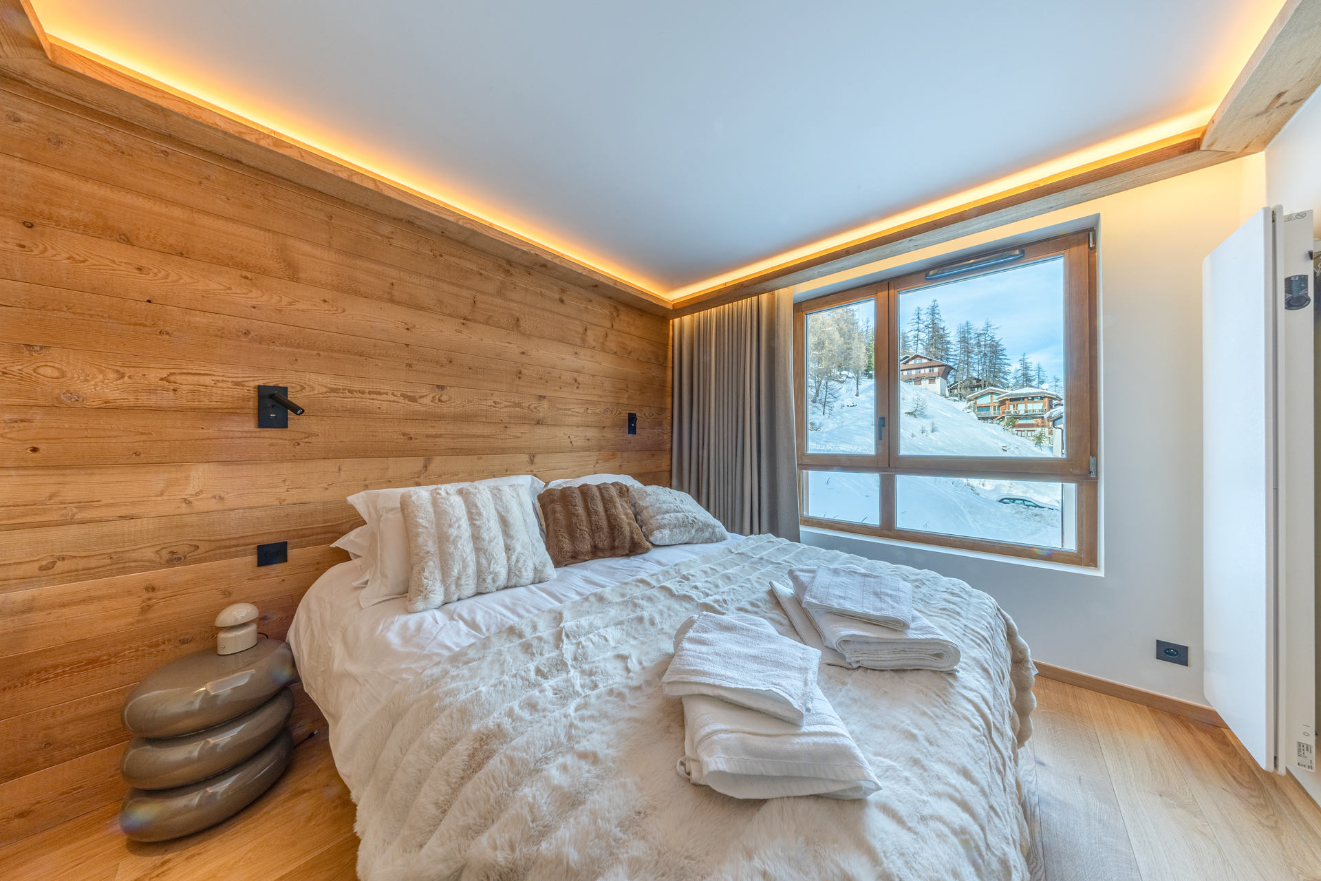 _lv_images__lot_0002340328_12_1454717