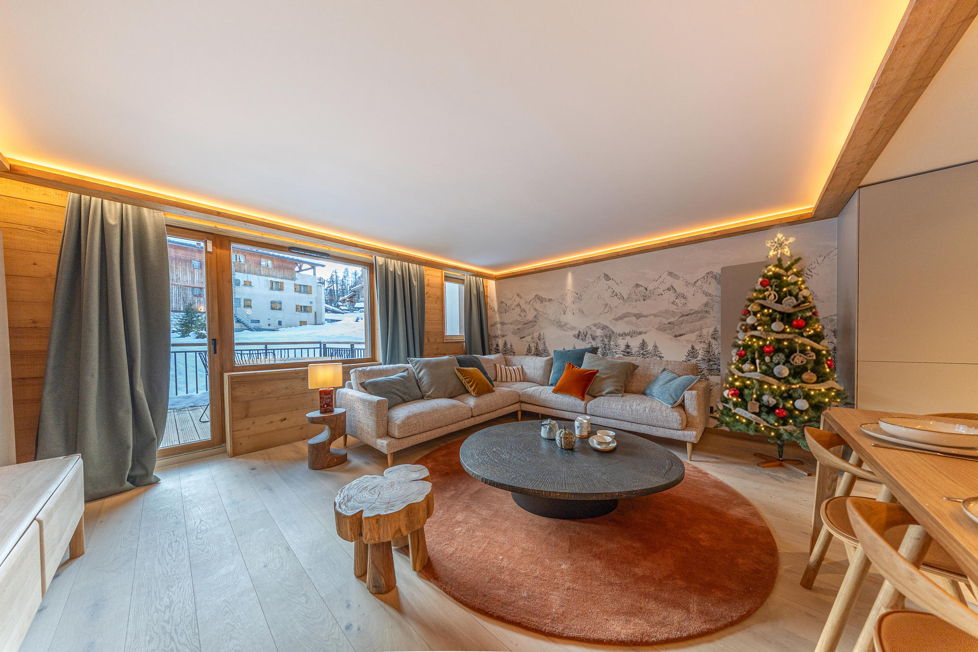 _lv_images__lot_0002340333_02_1454961