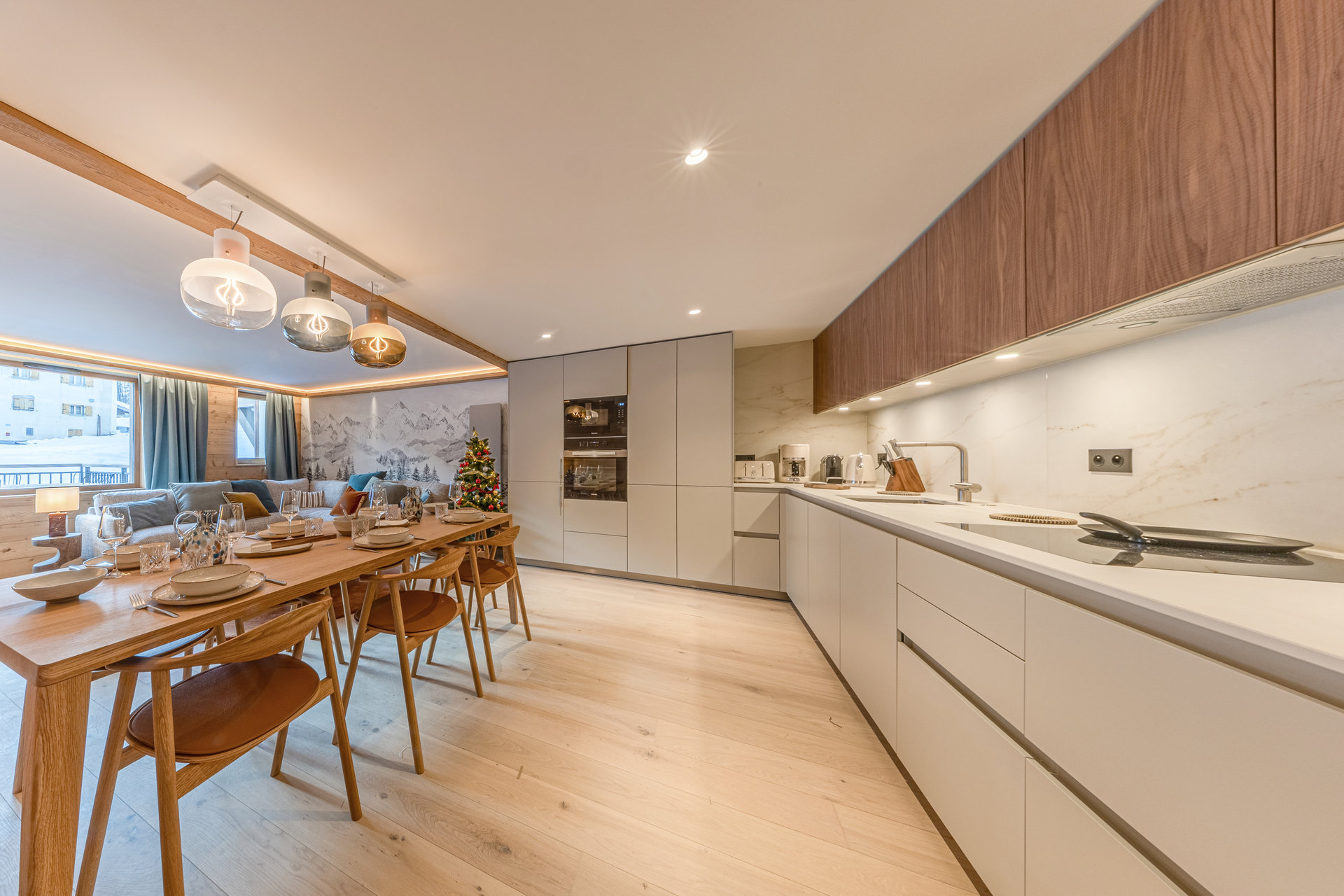 _lv_images__lot_0002340333_05_1454964