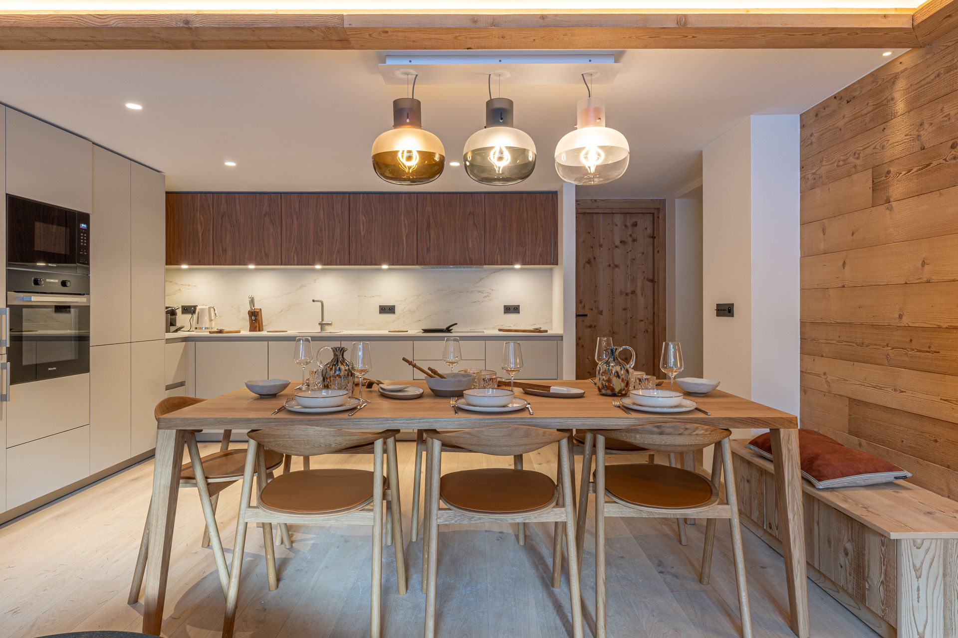 _lv_images__lot_0002340333_07_1454966