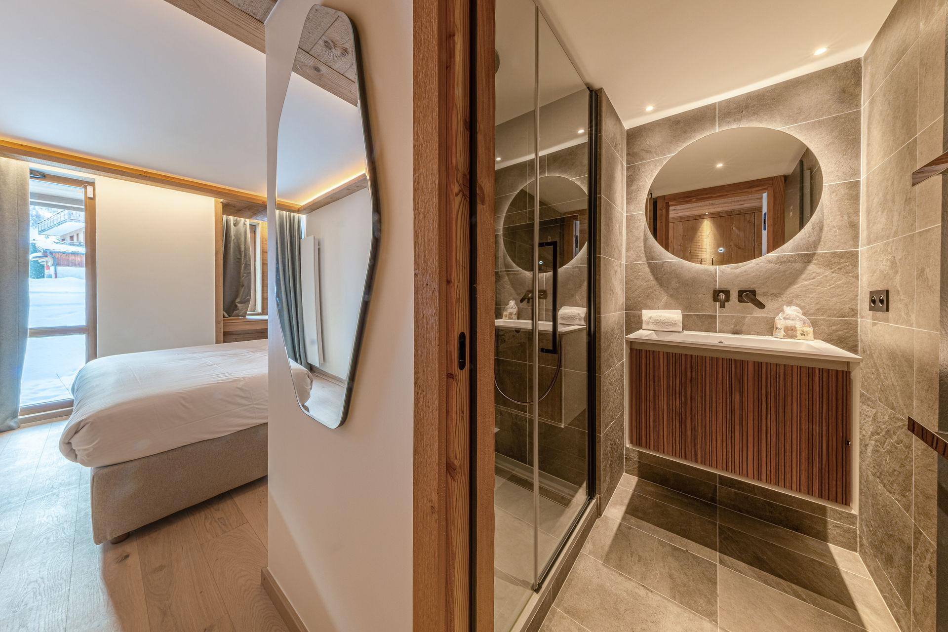 _lv_images__lot_0002340333_09_1454968