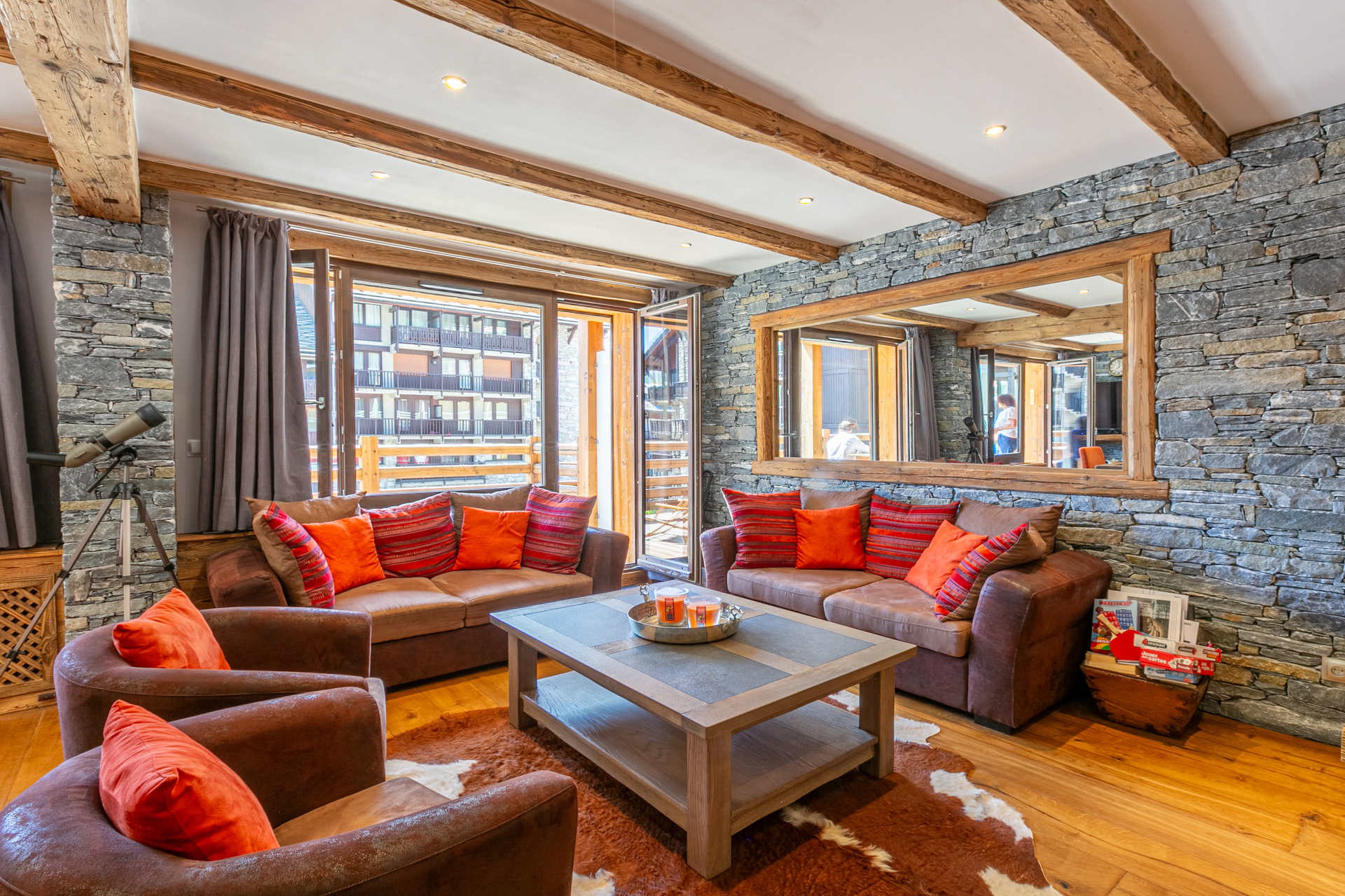 _lv_images__lot_0002340339_01_1456881