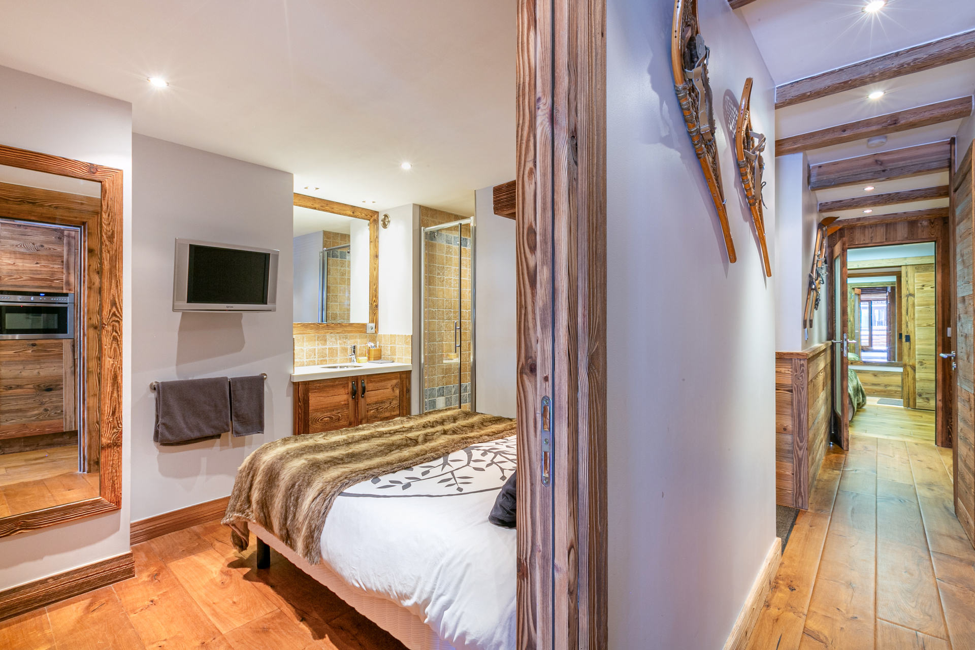 _lv_images__lot_0002340339_13_1456893