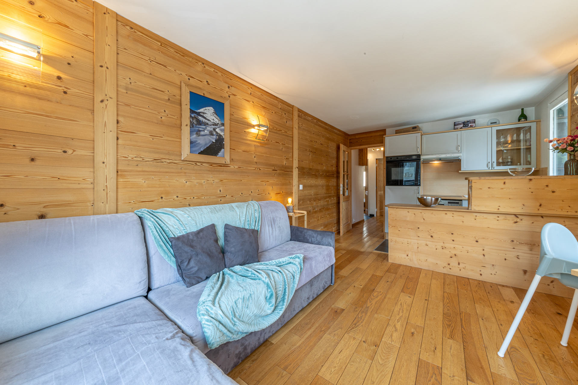 _lv_images__lot_0002340340_03_1454584