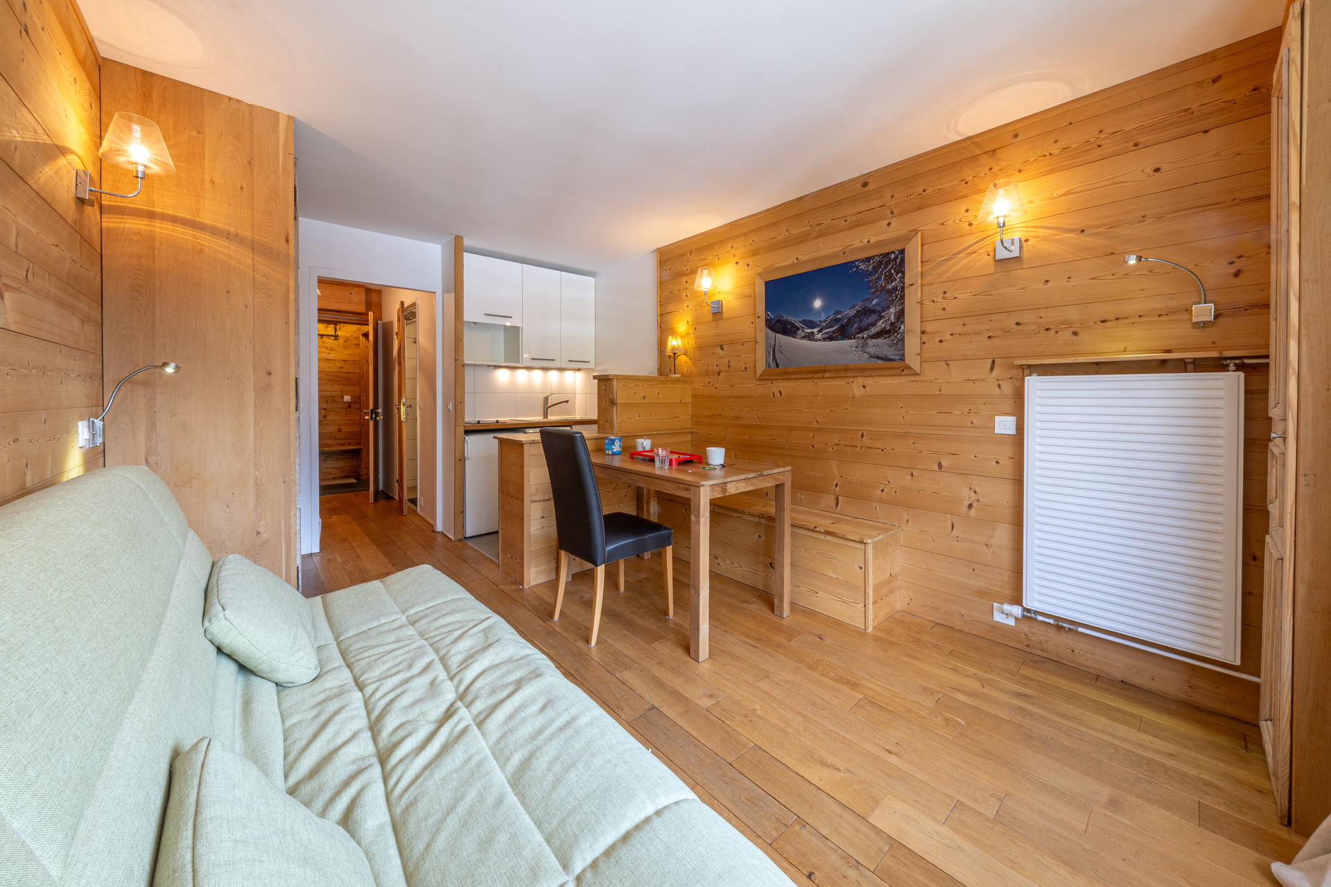 _lv_images__lot_0002340340_09_1454590